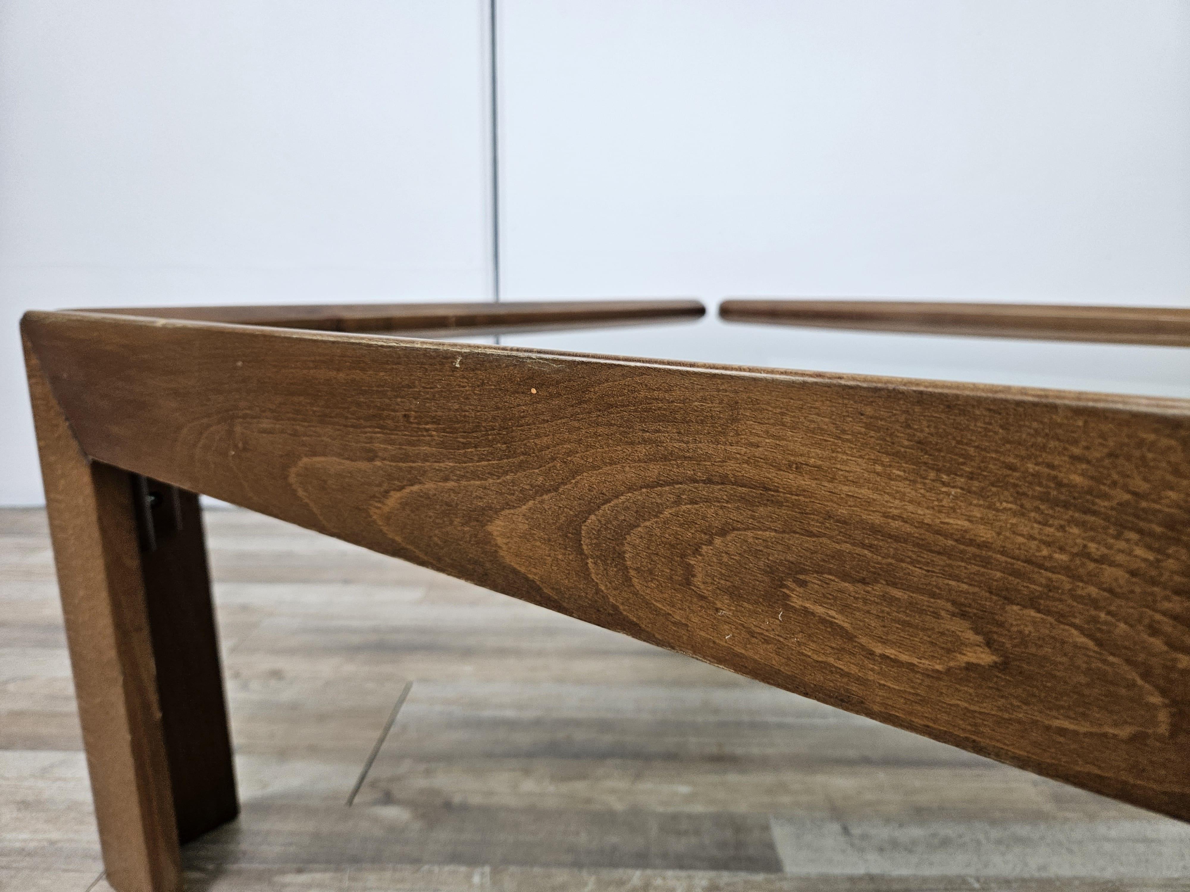 Glass 1960s coffee table attributed to Afra and Tobia Scarpa for Cassina For Sale