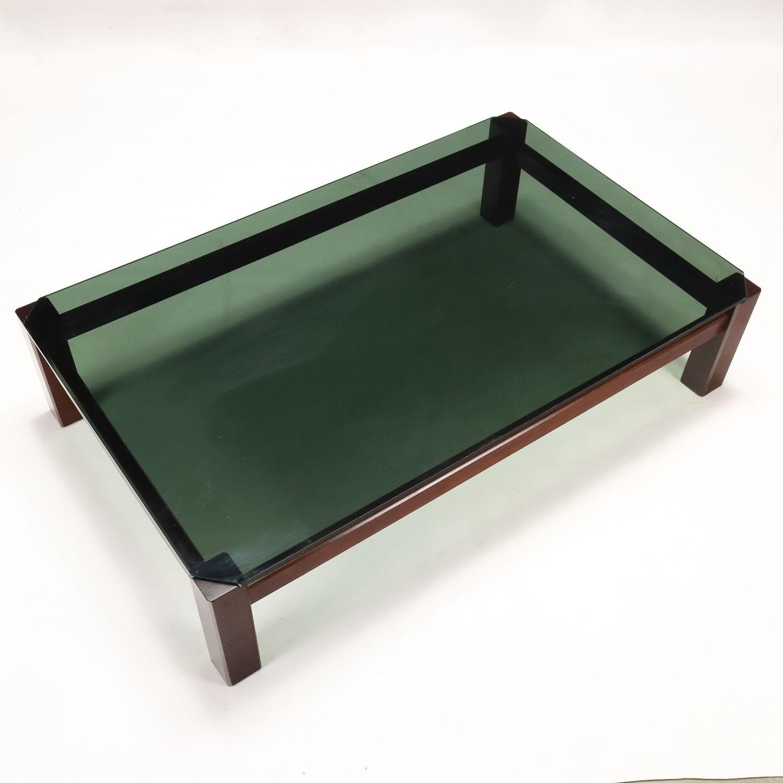 Late 20th Century 70s-80s coffee table with glass top For Sale