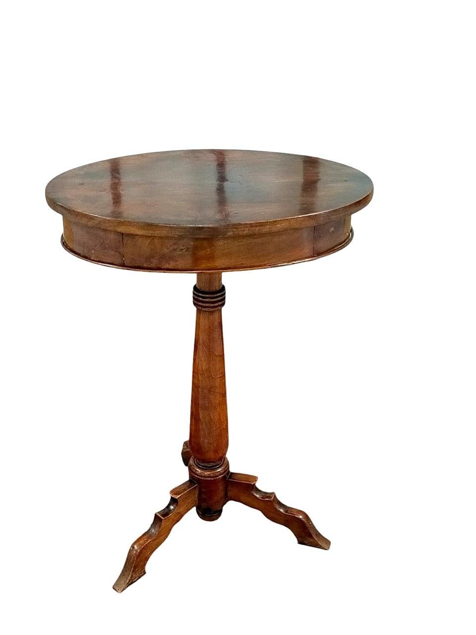 Tavolino Antico Ovale Luigi Filippo – Epoca 1800, in Noce Massello in vendita 2