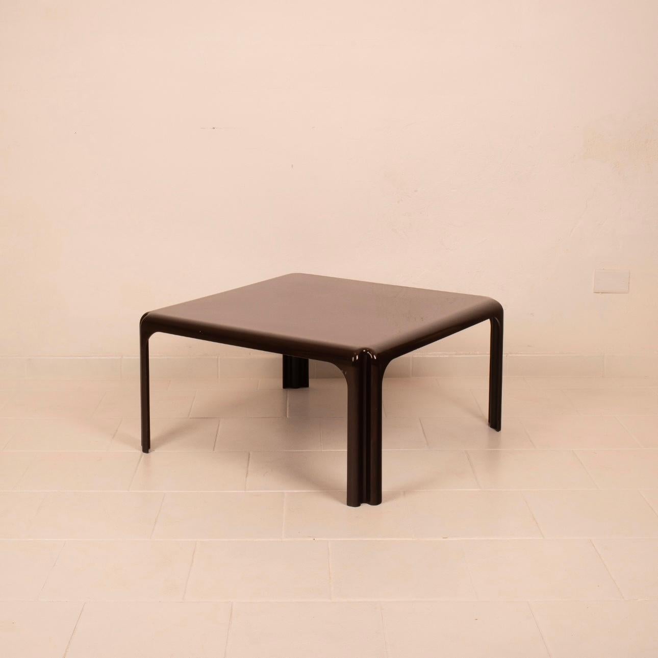 Arcadia 80 Mid Century Coffee Table by Vico Magistretti for Artemide, 1970s 4