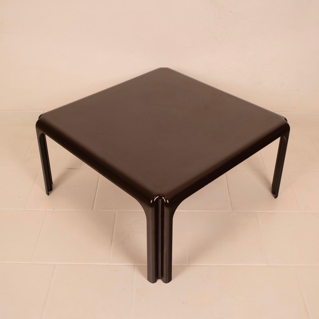 Arcadia 80 Mid Century Coffee Table by Vico Magistretti for Artemide, 1970s 2
