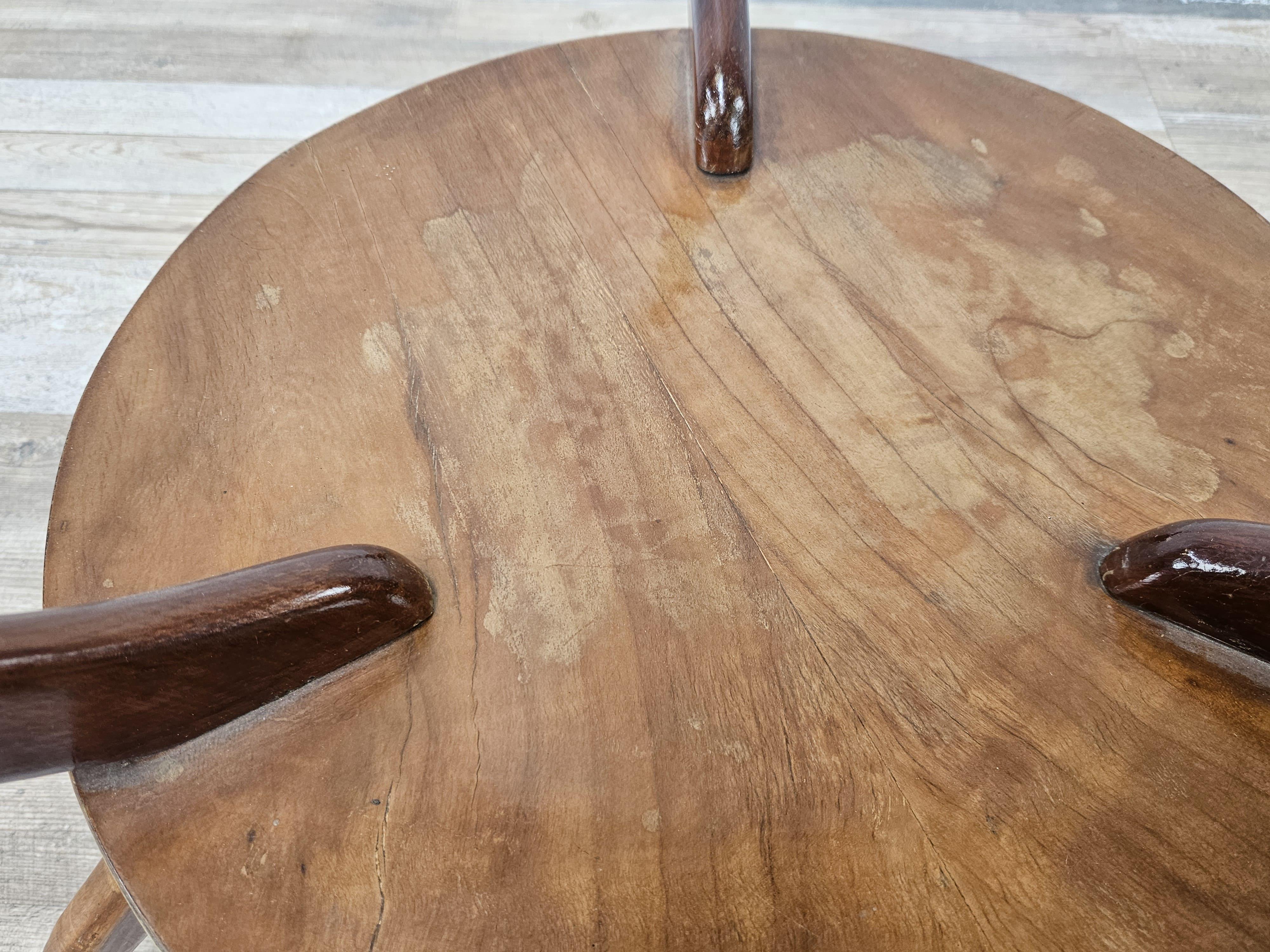 Tavolino Art Decò con piano in vetro lavorato For Sale 3