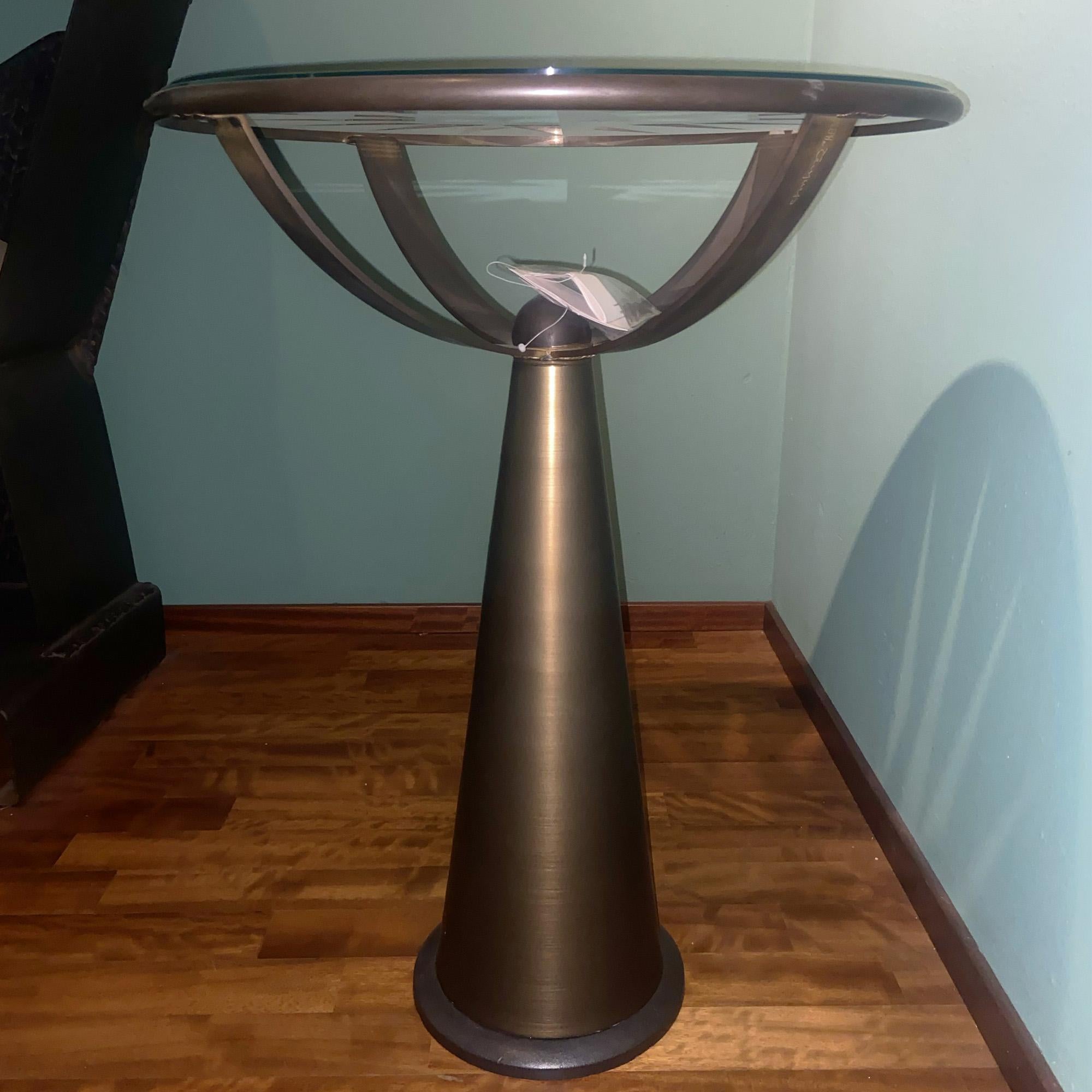 Tavolino Astrolabio design Oscar Tusquets e prodotto da Aleph-Driade nel 1988 im Zustand „Gut“ im Angebot in Ravenna, IT