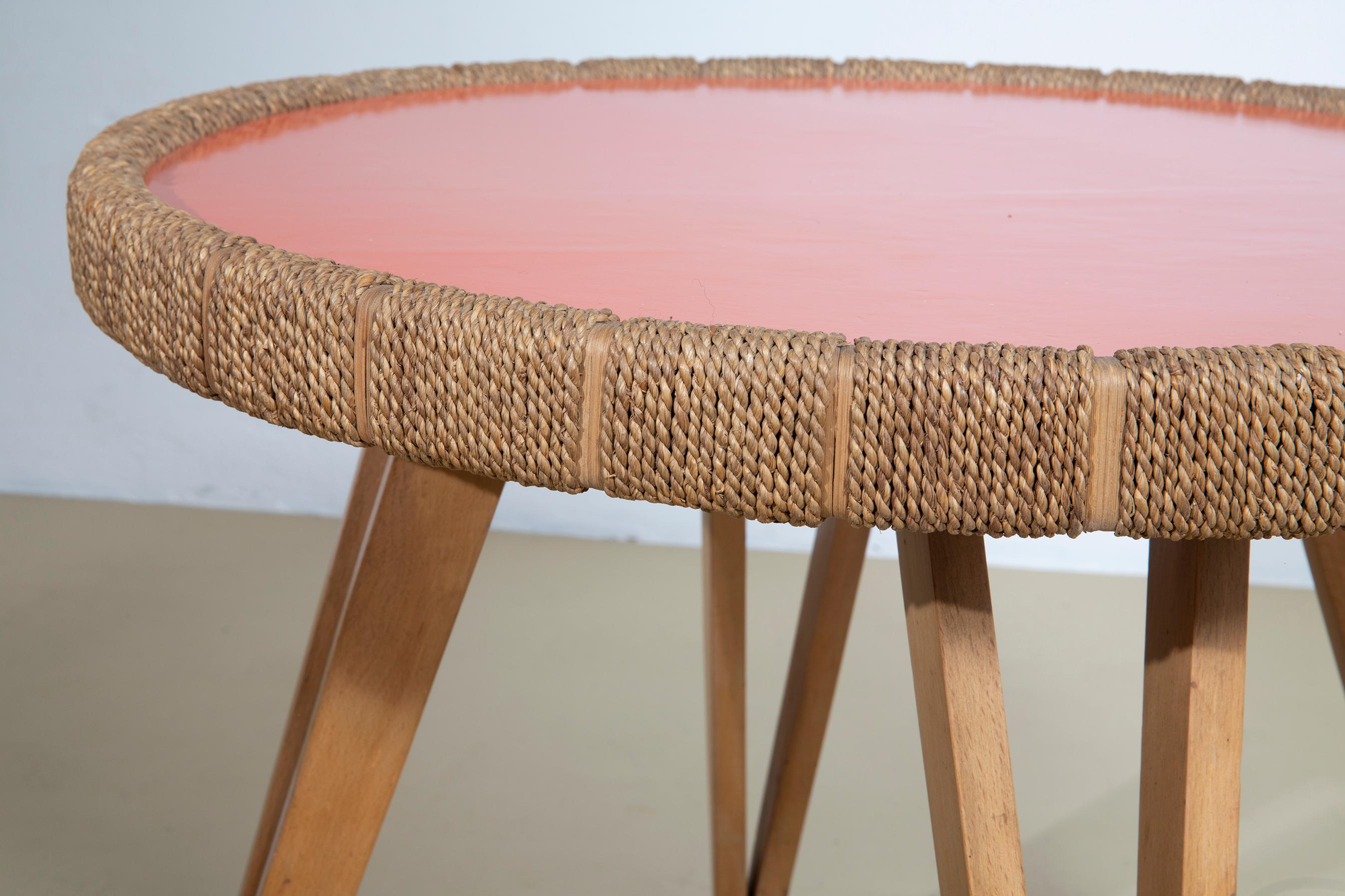 Tavolino Augusto Romano, in legno e corda intrecciata, Italia anni '40 (Lackiert) im Angebot