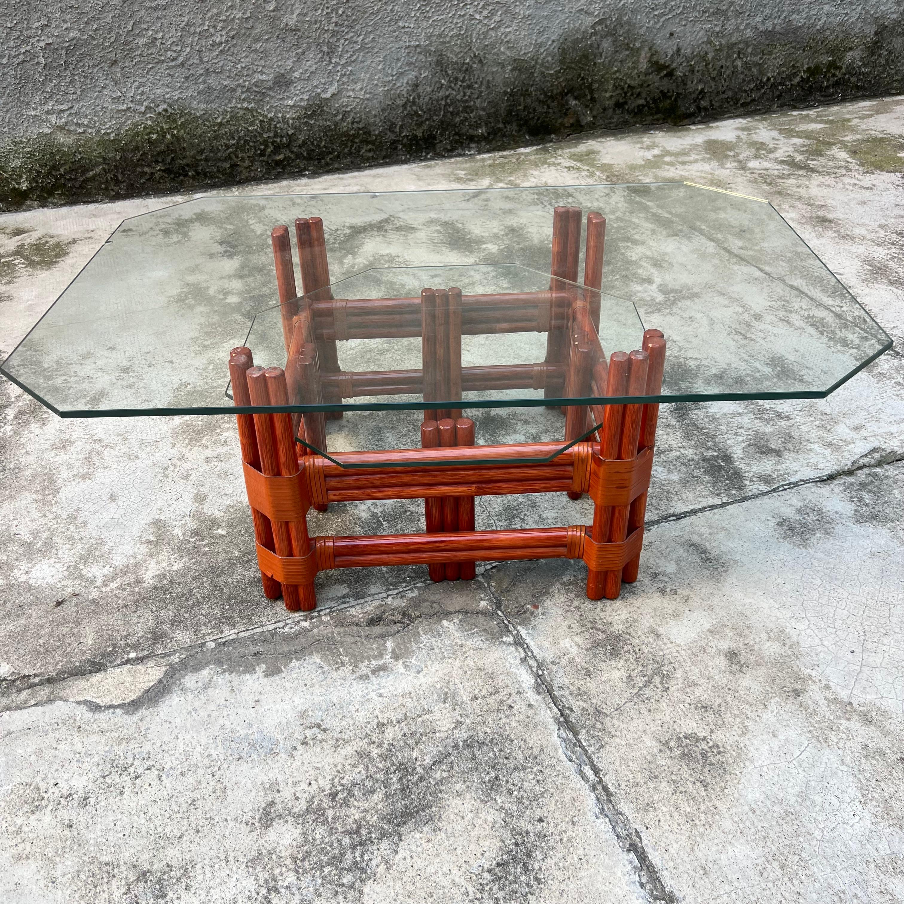 Se vende una preciosa mesa de centro vintage, diseñada por la empresa Magrion para la colección 
