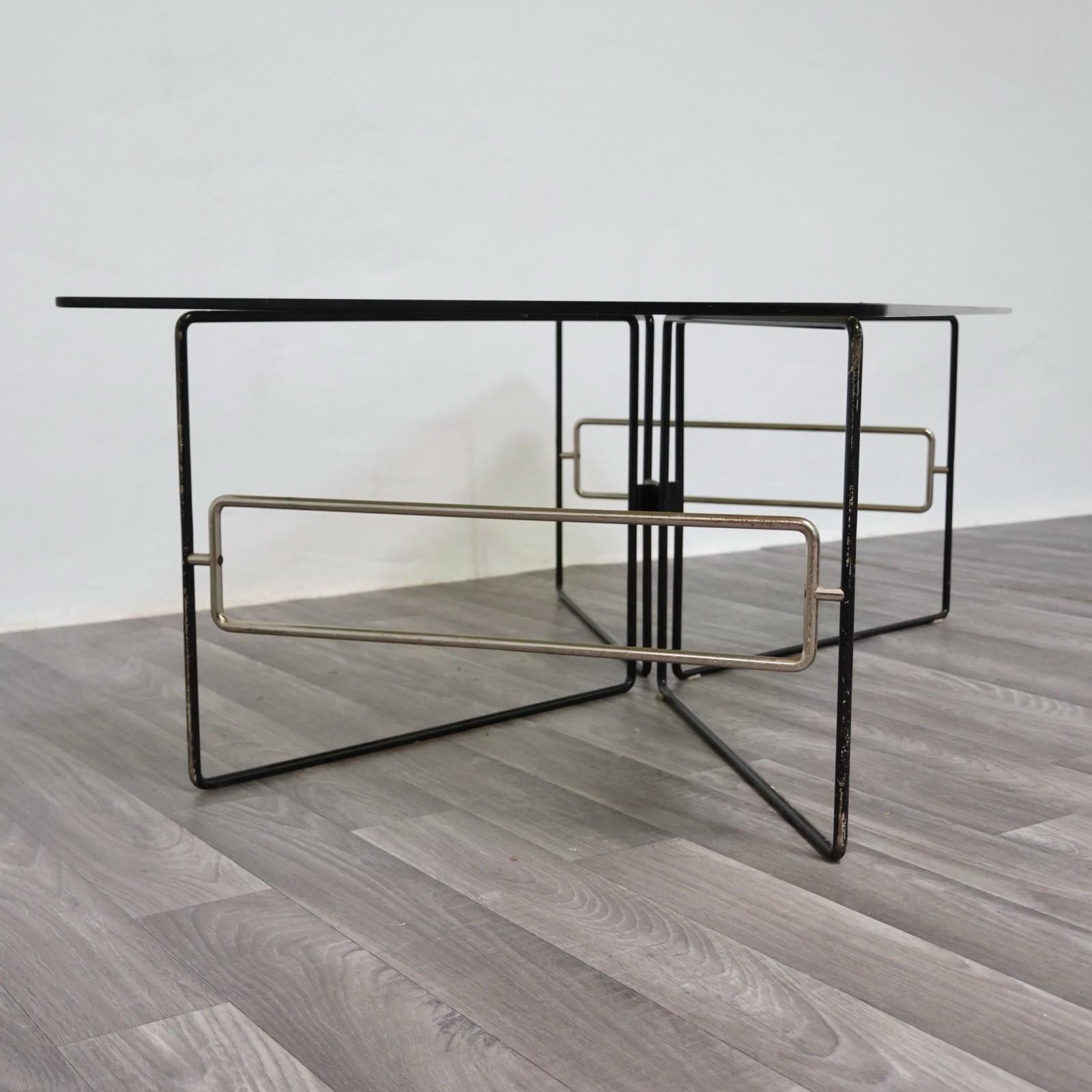 Tavolino Basso Da Caffè Design Geometrico Anni '70 Modernariato Vintage (Metall) im Angebot