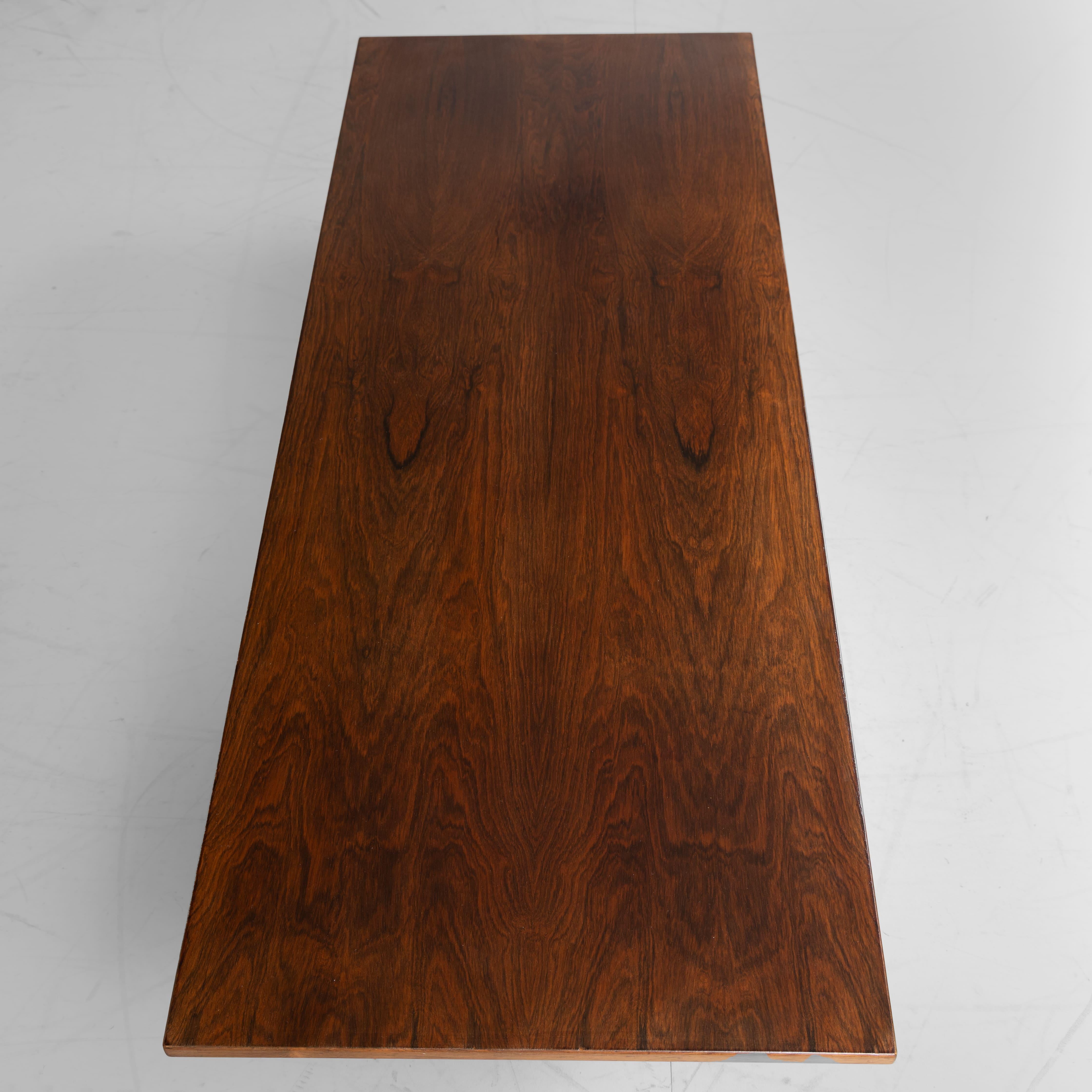Tavolino basso in legno di Gianfranco Frattini per Bernini, 1960 en venta 1