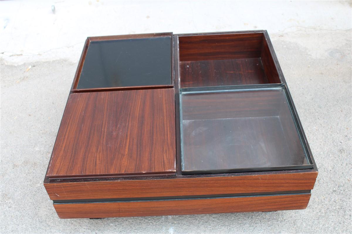 Tavolino Basso in legno quadrato con vassoi Luigi Sormani 1960 Italia Ottone in vendita 4