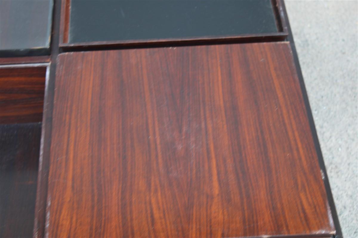 Tavolino Basso in legno quadrato con vassoi Luigi Sormani 1960 Italia Ottone In condizioni buone in vendita a Palermo, Sicily