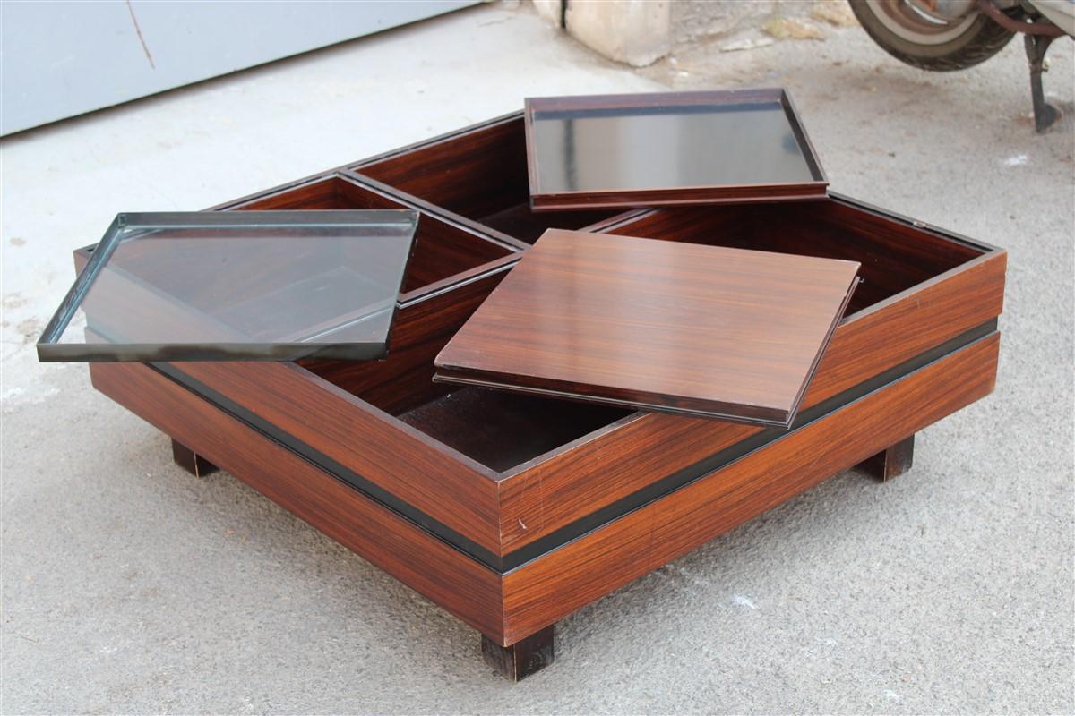 Tavolino Basso in legno quadrato con vassoi Luigi Sormani 1960 Italia Ottone in vendita 3