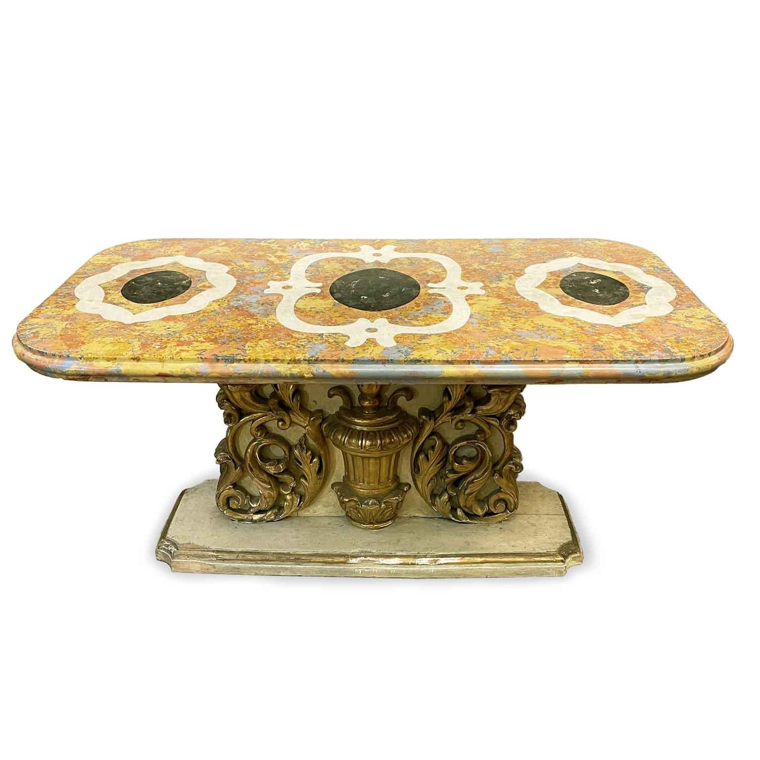 Italienischer niedriger Tisch Scagliola Platte und Sockel mit vergoldeten Barockfriesen 1700 im Angebot 4