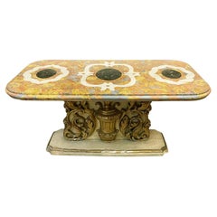 Italienischer niedriger Tisch Scagliola Platte und Sockel mit vergoldeten Barockfriesen 1700