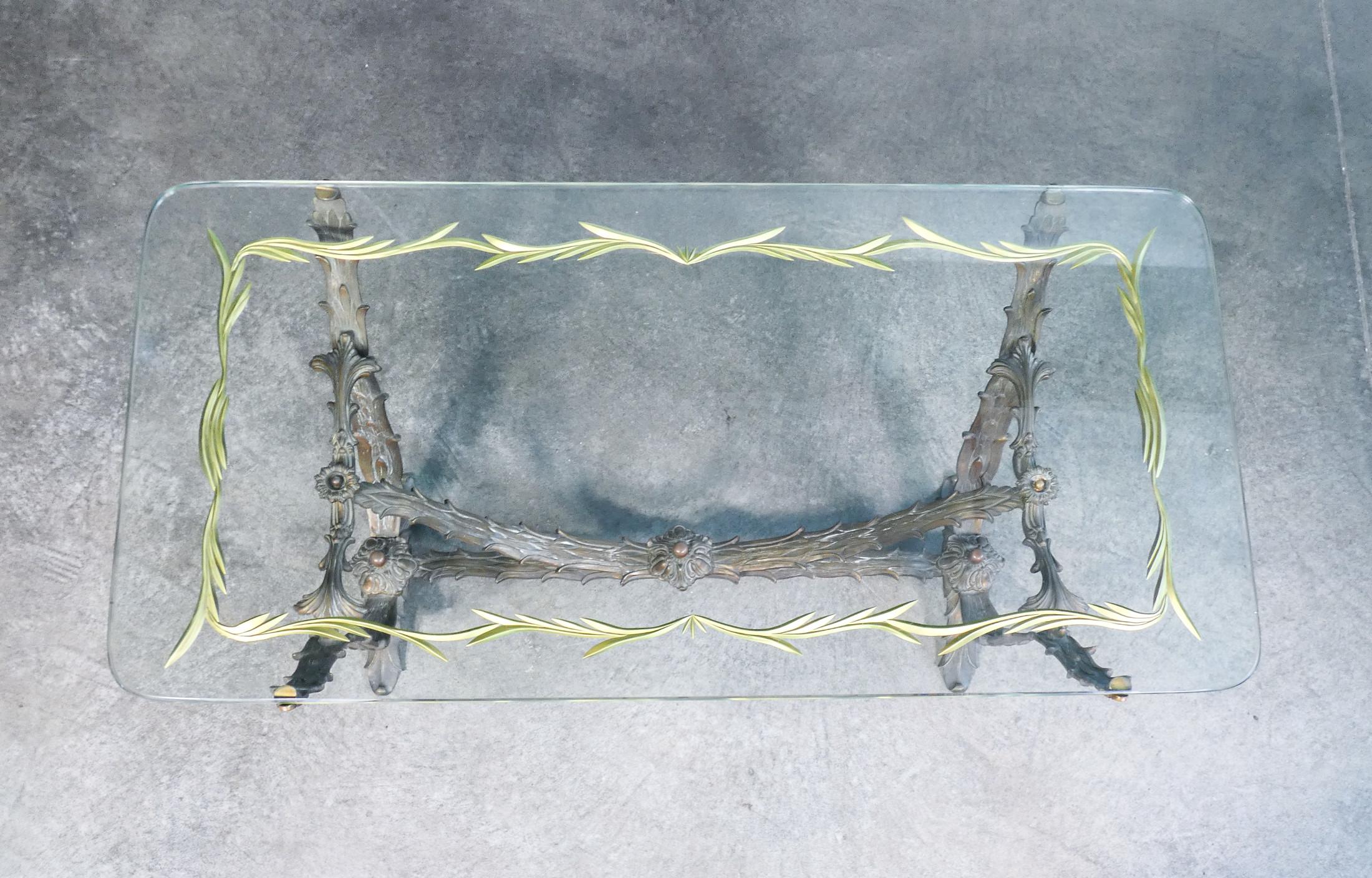 Table basse ref. Pier Luigi COLLI, base en bronze, plateau en verre. 1950s Bon état - En vente à Torino, IT