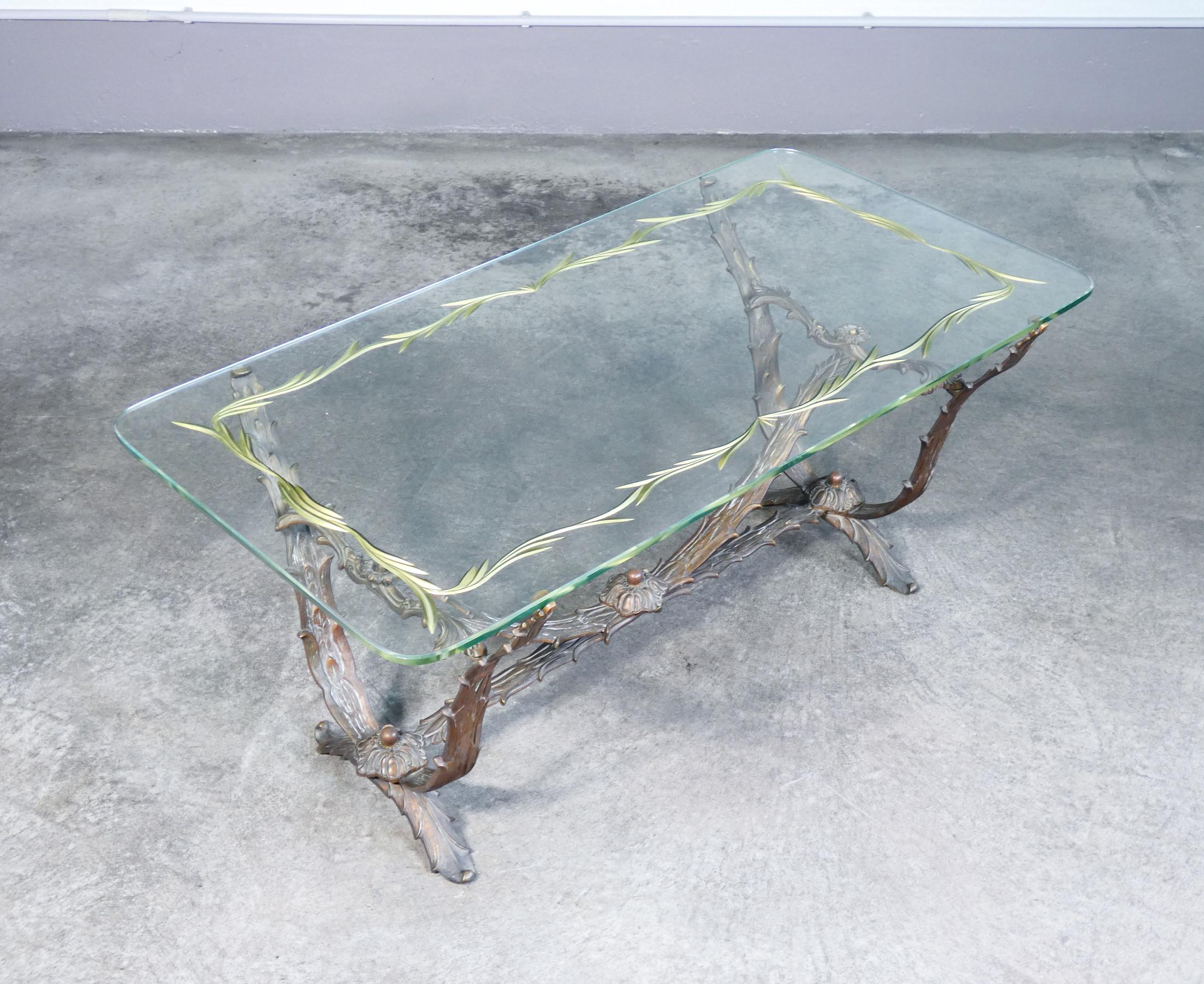 Bronze Table basse ref. Pier Luigi COLLI, base en bronze, plateau en verre. 1950s en vente