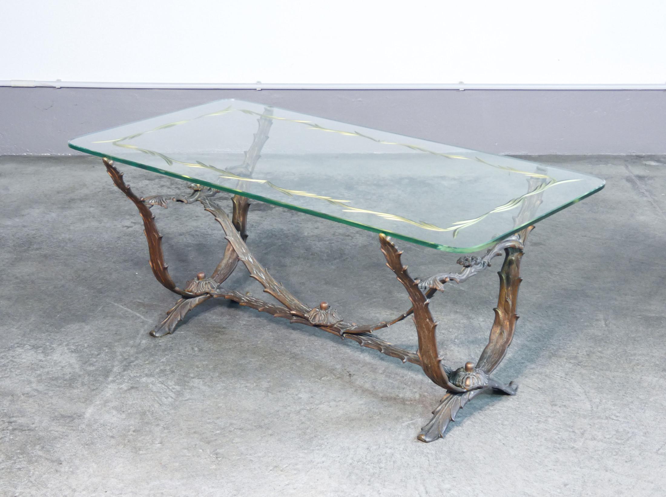 Table basse ref. Pier Luigi COLLI, base en bronze, plateau en verre. 1950s en vente 1