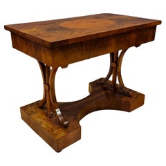 Biedermeier 1820 walnut coffee table: timeless elegance