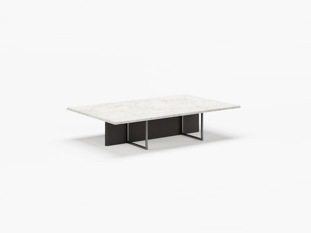 Italian Tavolino centrale Chris, struttura rivestita in pelle, top marmo, gamba metallo For Sale