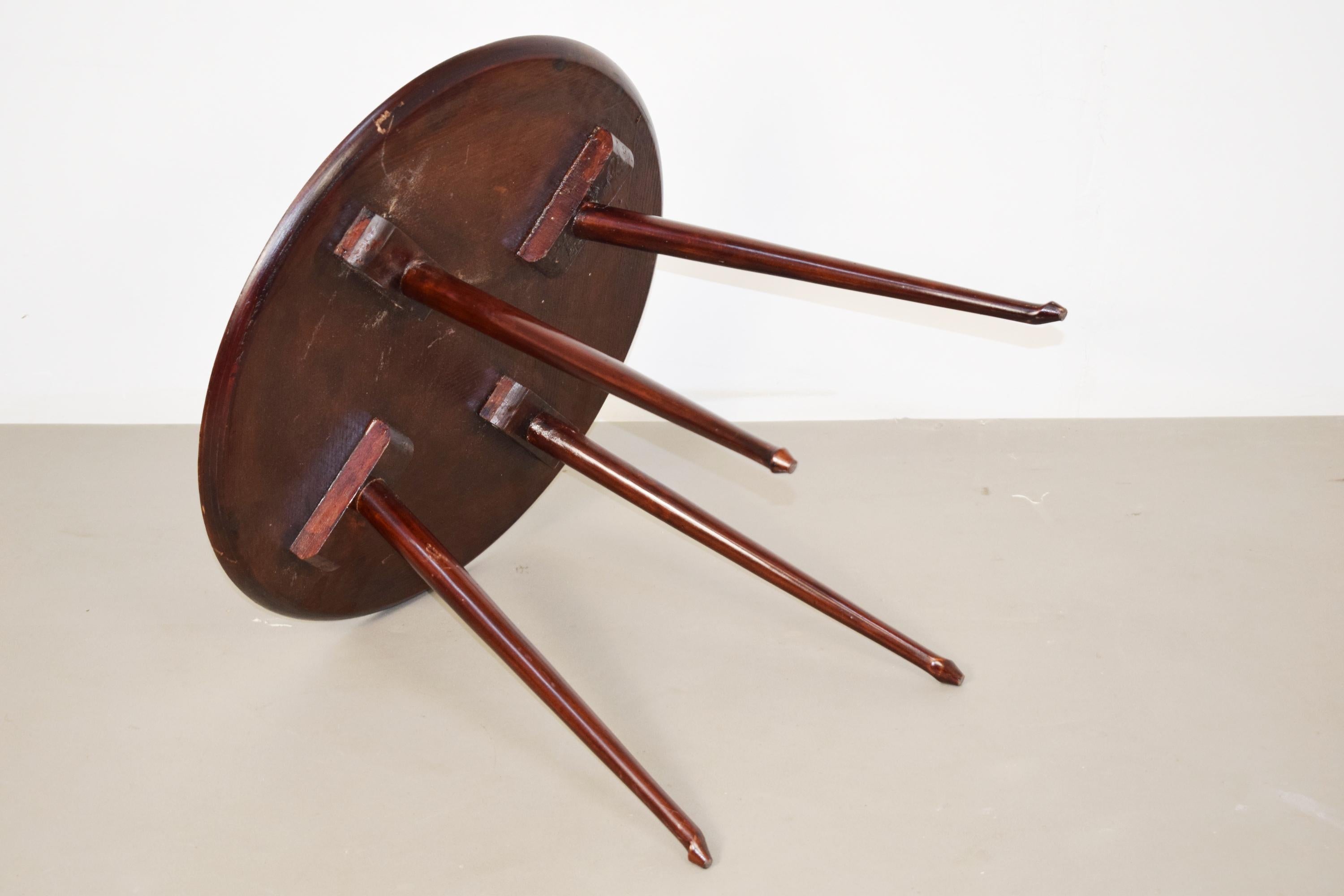 Tavolino circolare in legno, Italia, anni '50. For Sale 1