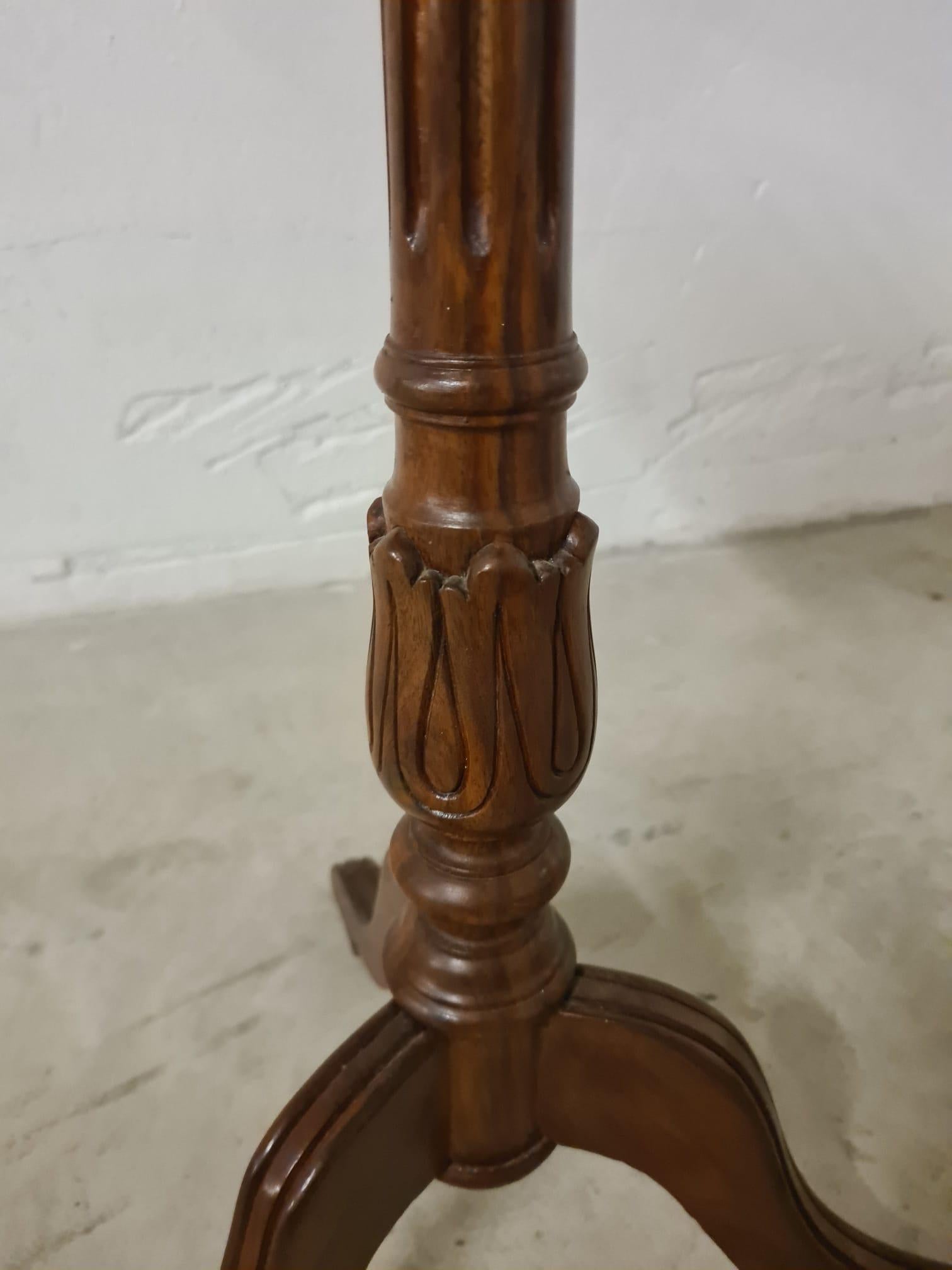 Legno Tavolino circolare vittoriano di fine 800' in vendita