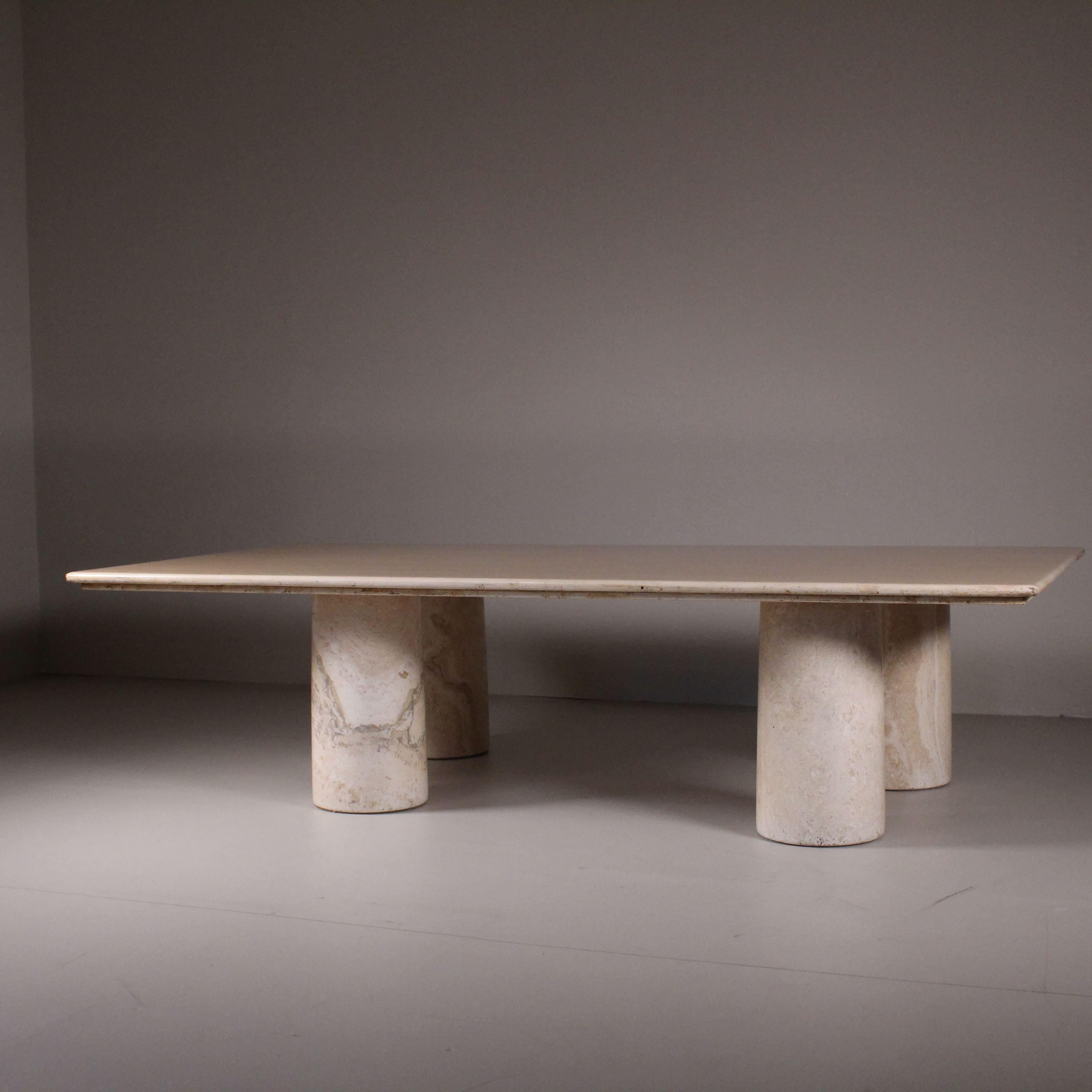 Modern  Colonnaded marble coffee table, Mario Bellini, Cassina, 1969 For Sale