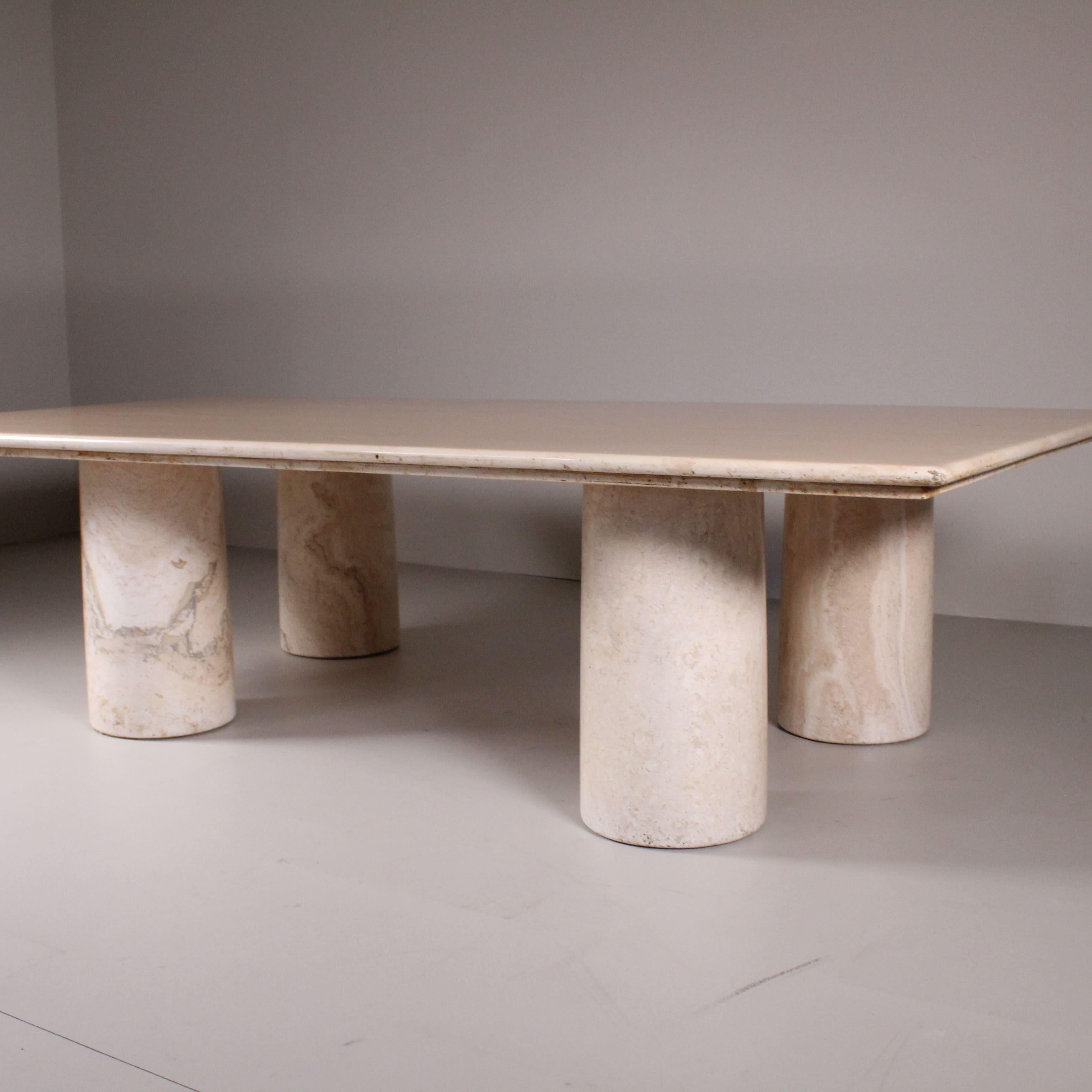  Colonnaded marble coffee table, Mario Bellini, Cassina, 1969 For Sale 1