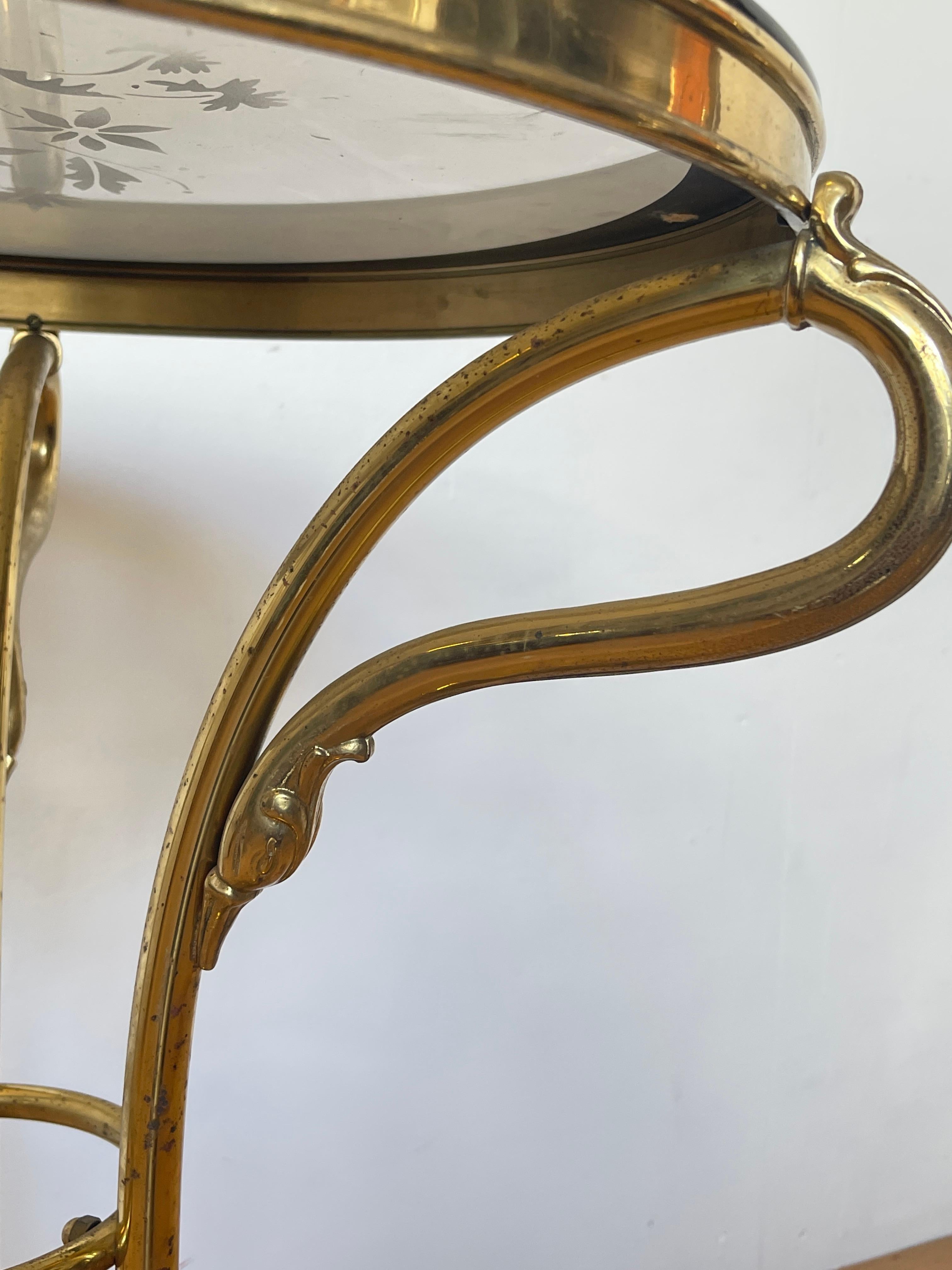 Altro Tavolino con Base in ottone Dorato e Piano in Vetro Decorato, anni '90 in vendita
