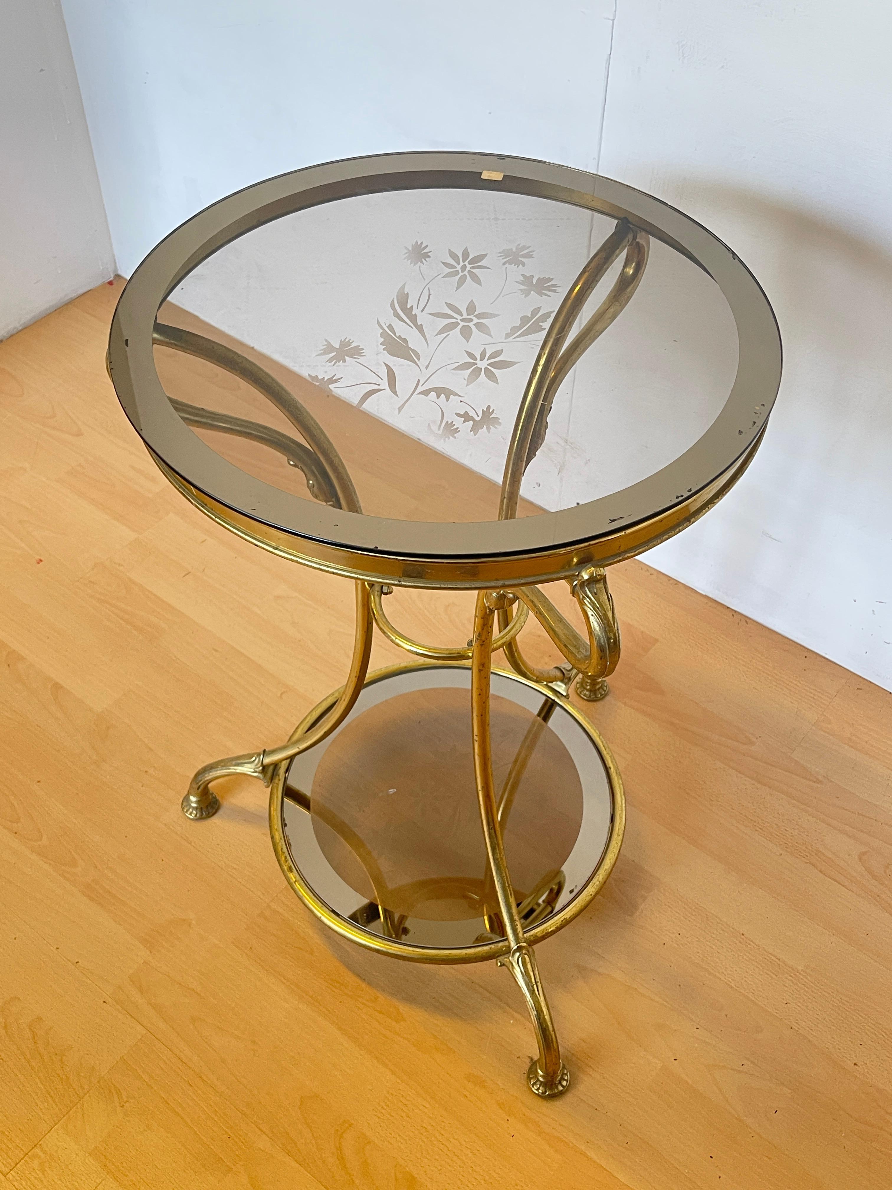 20th Century Tavolino con Base in ottone Dorato e Piano in Vetro Decorato, anni '90 in vendita