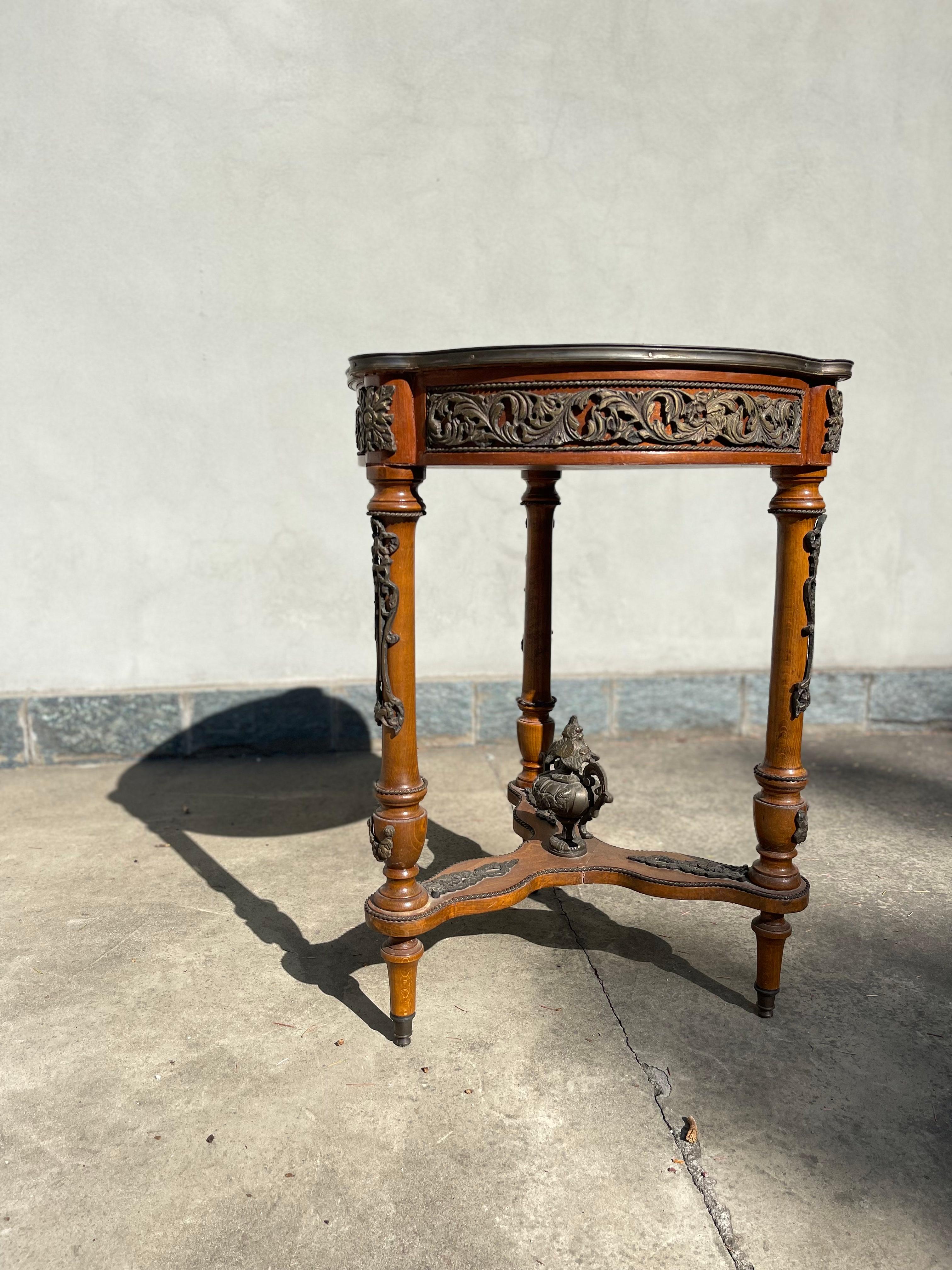 Tavolino Con Intarsi in Ottone, Inizi xx Secolo, Antiquariato, Antichità For Sale 1