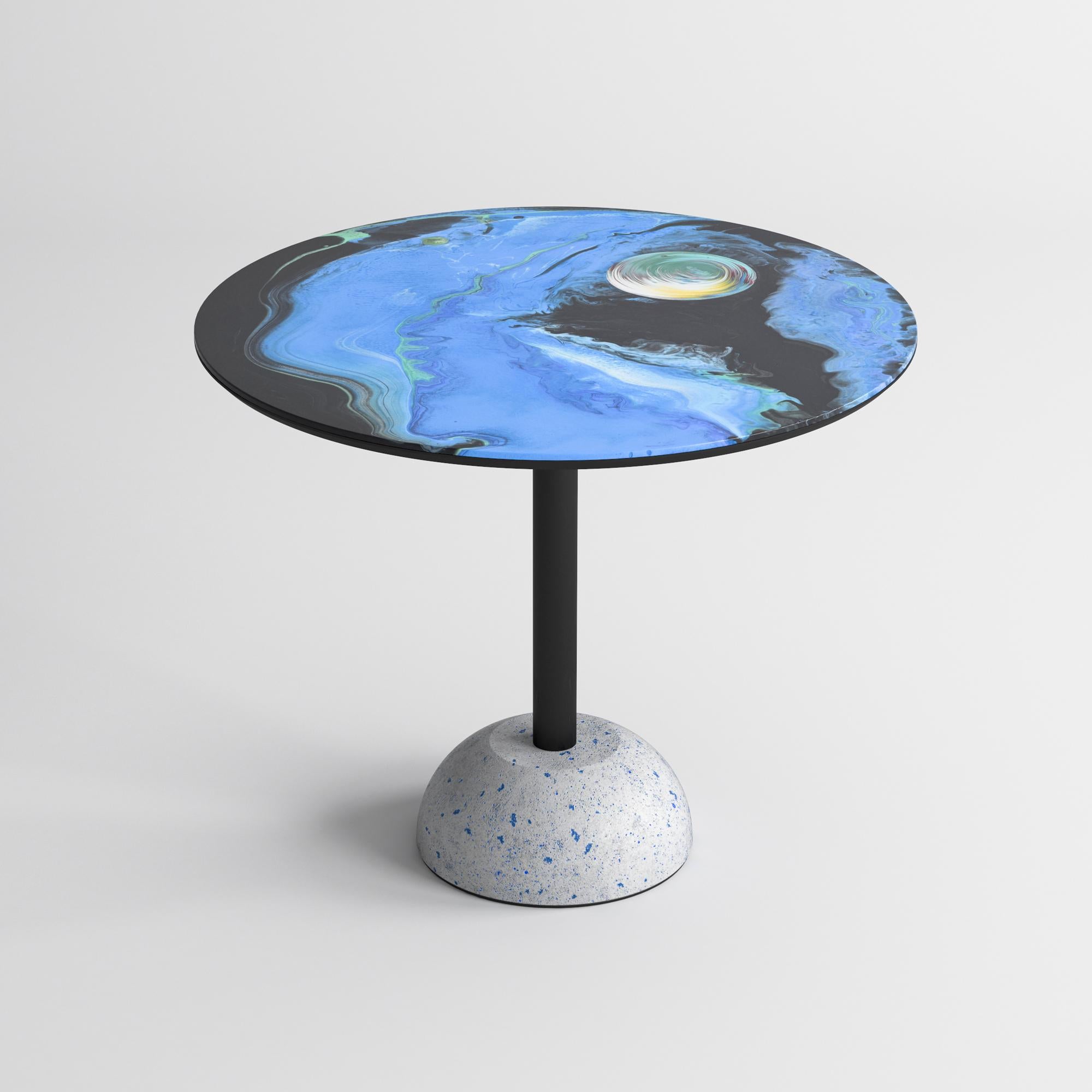 Moderne Table basse en fer et ciment décorée à la main en Italie par Cupioli en vente
