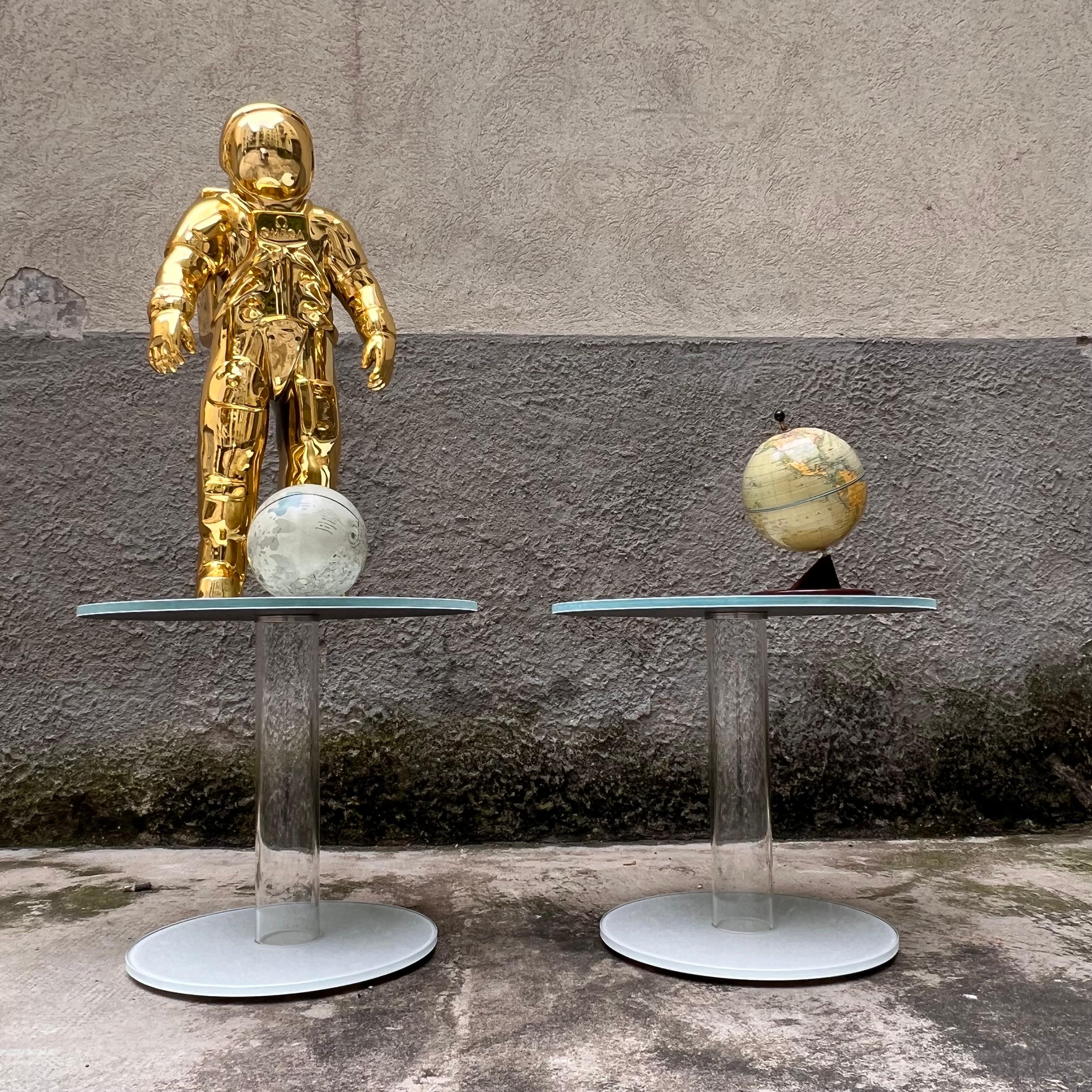Mots-clés :u2028table basse Glas Italia, table basse Piero Lissoni, table d'appoint en verre, table basse design contemporaine, table en verre extra-clair, table basse minimaliste, paire de tables modernes, mobilier de collectivité, table laquée