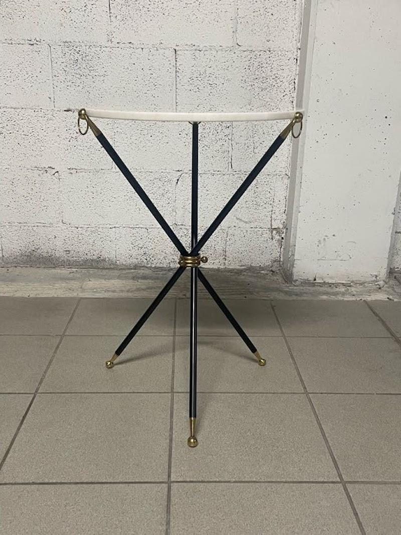 Tavolino da appoggio, tripode anni '50 con piano tondo in marmo bianco 8