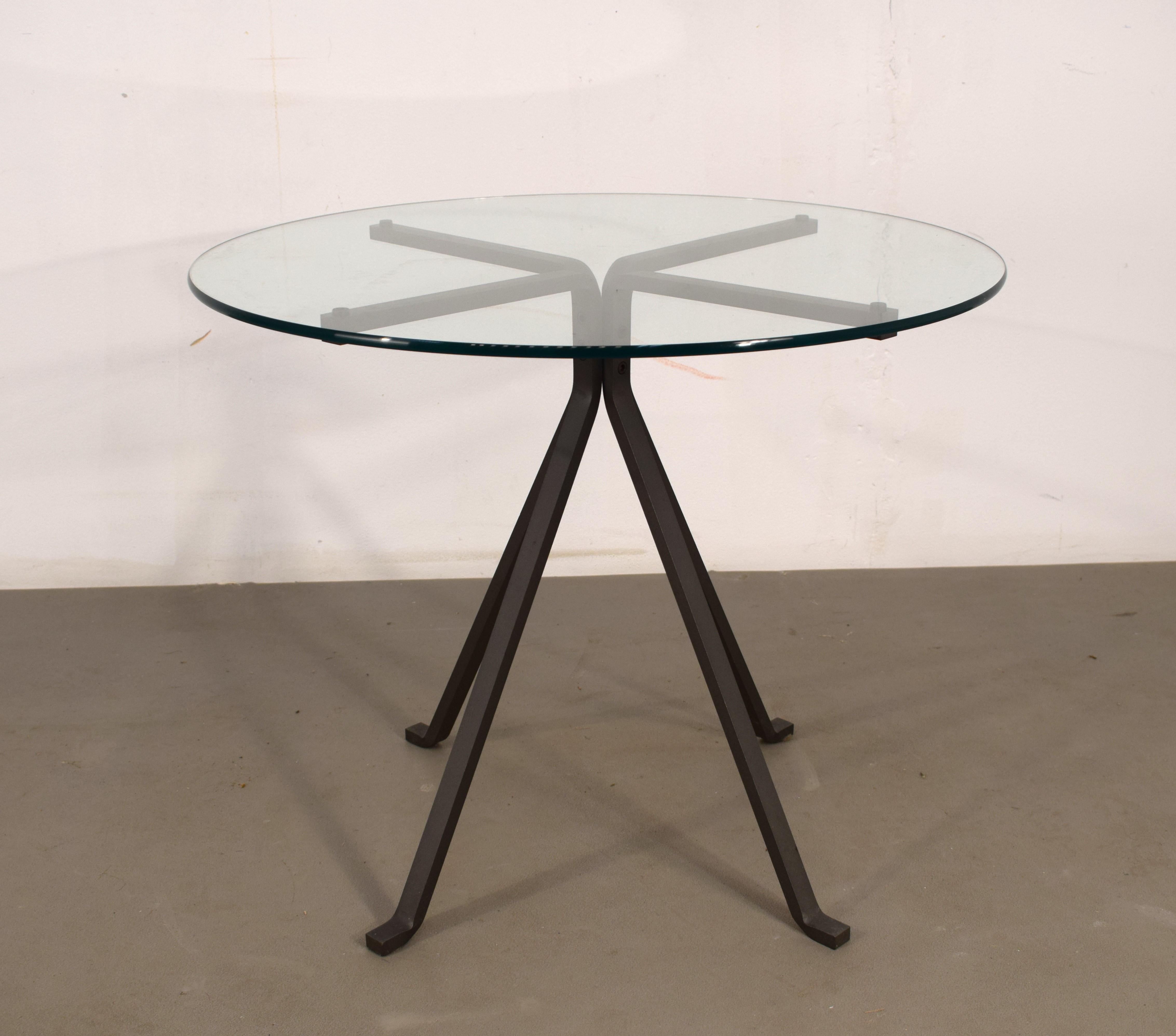 Italian Cuginetto coffee table by Enzo Mari for Driade, 1970s For Sale