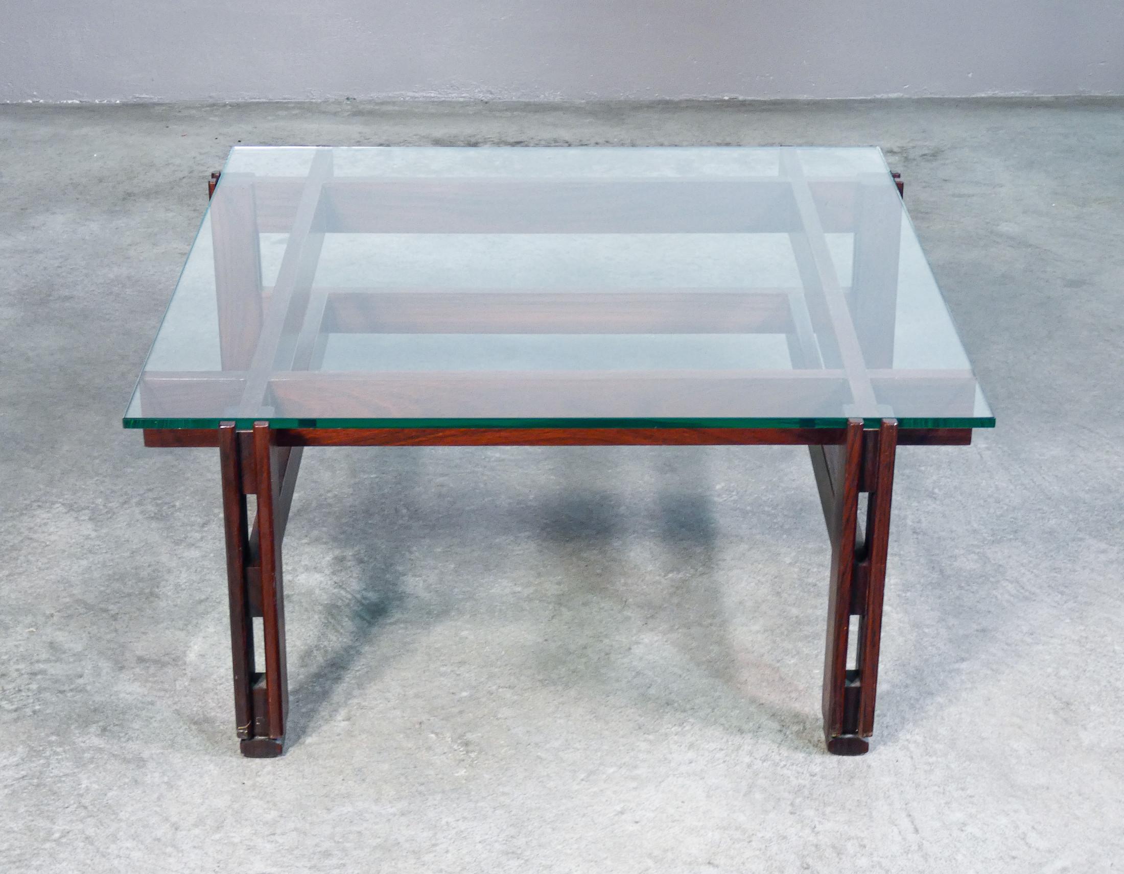 Tavolino da caffè, design di Ico PARISI, in legno e vetro. Italia, Anni 70 In Good Condition In Torino, IT