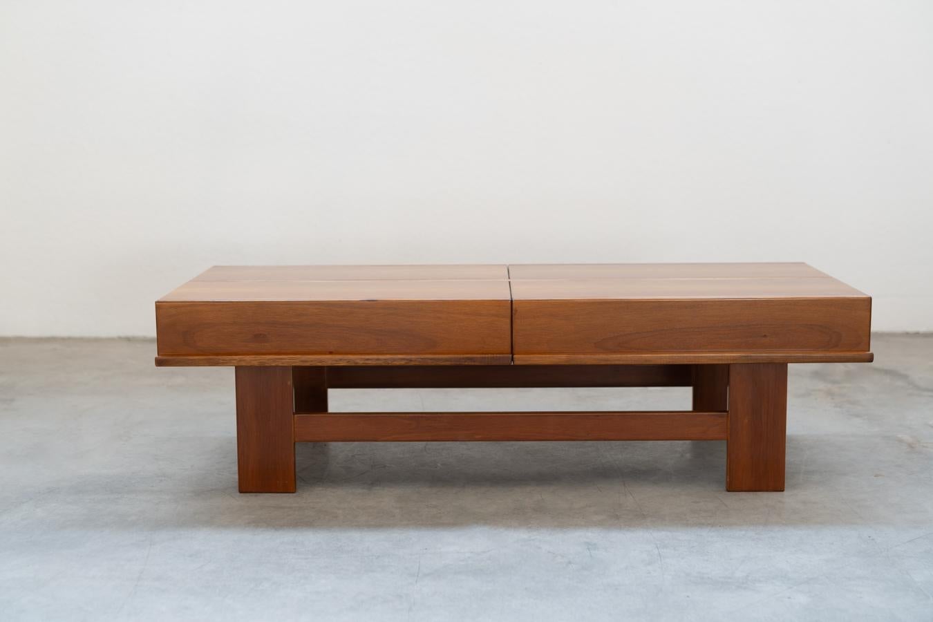 Walnut coffee table with compartment by Michelucci, 1970
Designed in walnut veneer in 1974
Style
Vintage
Periodo del design
1970 - 1979
Production Period
1970 - 1979
Year Manufactured
1970
Country of Manufacture
Italy
Maker
Michelucci,