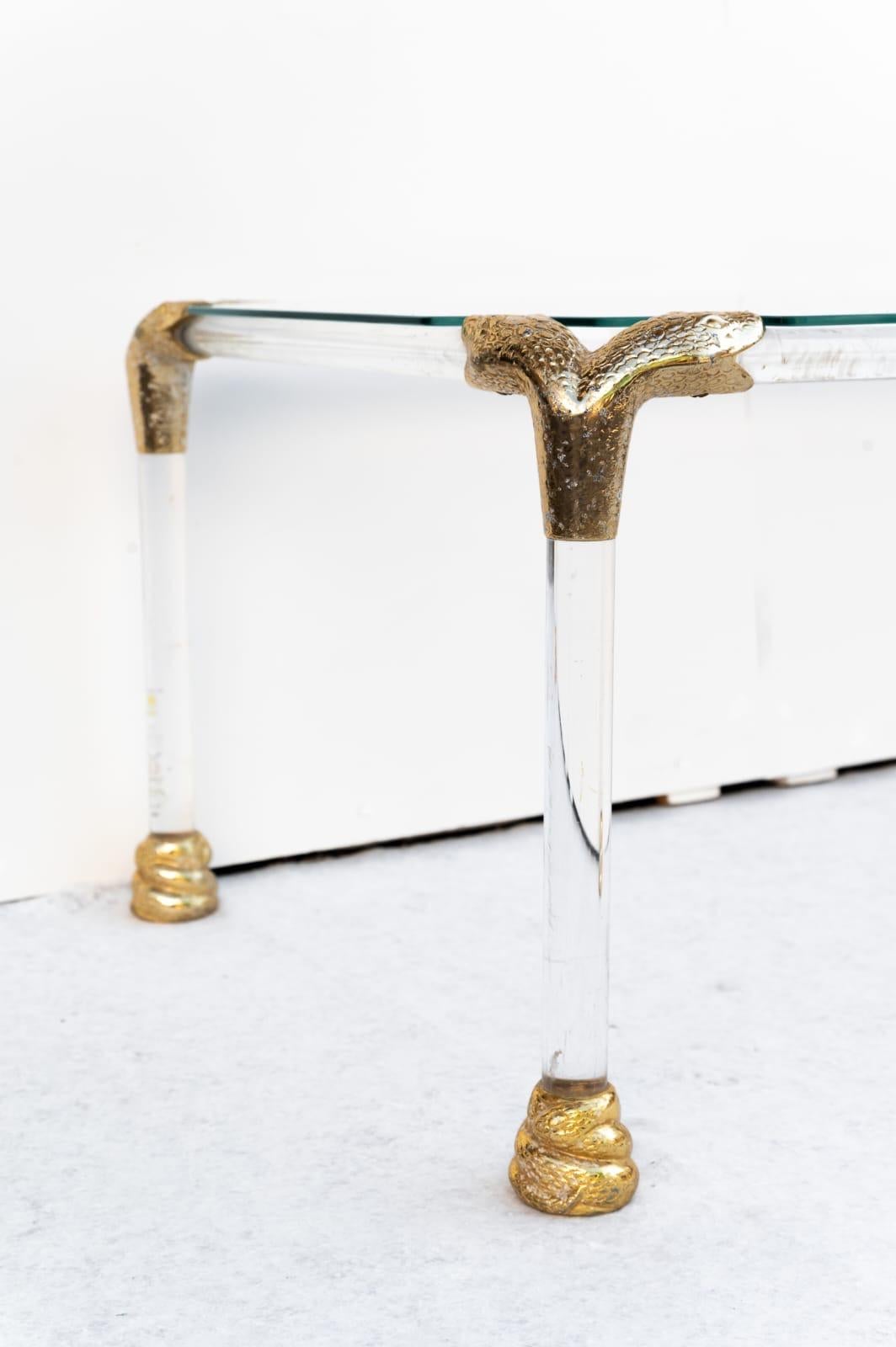 Mid-Century Modern Table basse en verre acrylique et laiton, 1970 en vente