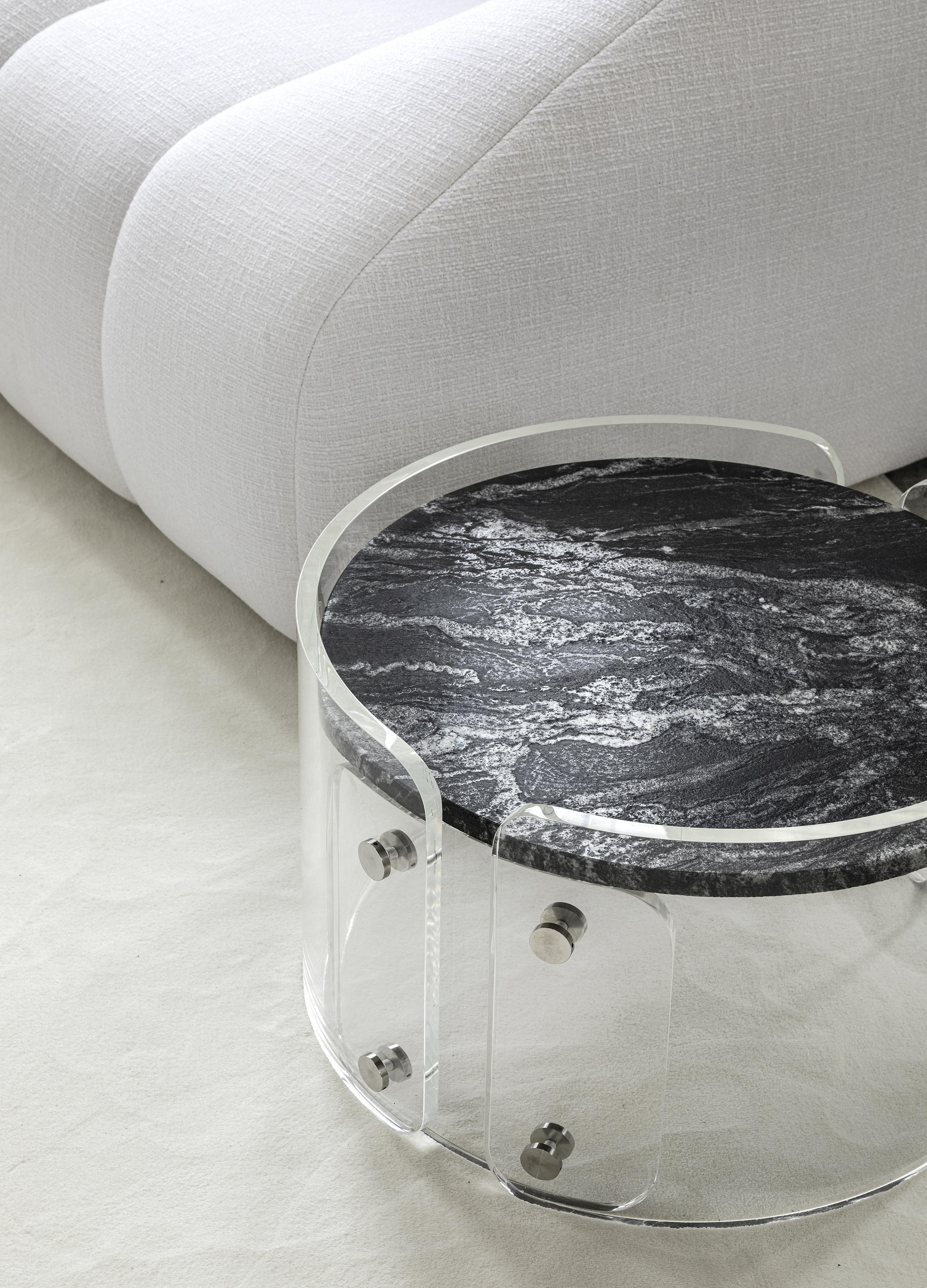 Modern LASSU' small coffee table, black beauty granite top. By Legame Italia For Sale