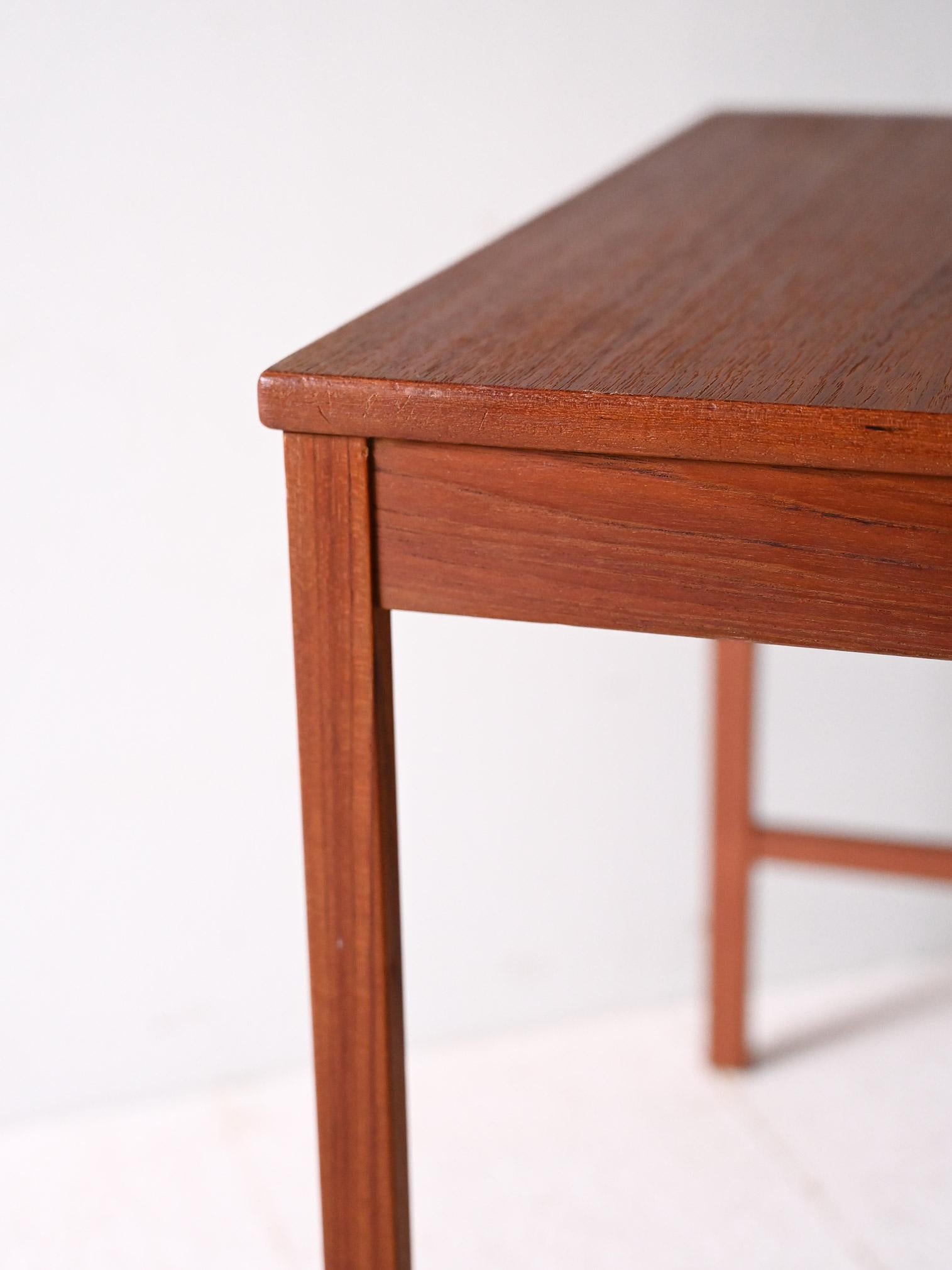 Scandinavian vintage teak coffee table from the 1950s-60s For Sale 1