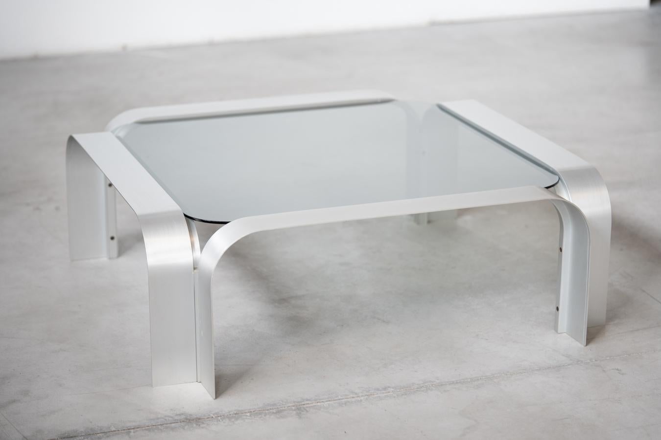 Sculptural coffee table, 1960s/'70s For Sale 4