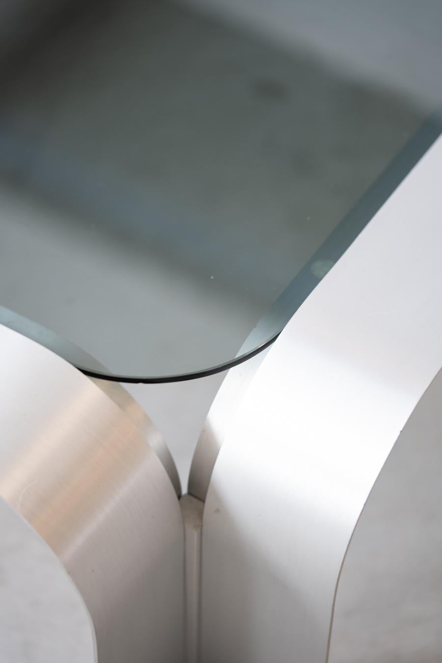 Sculptural coffee table, 1960s/'70s In Good Condition For Sale In Manzano, IT