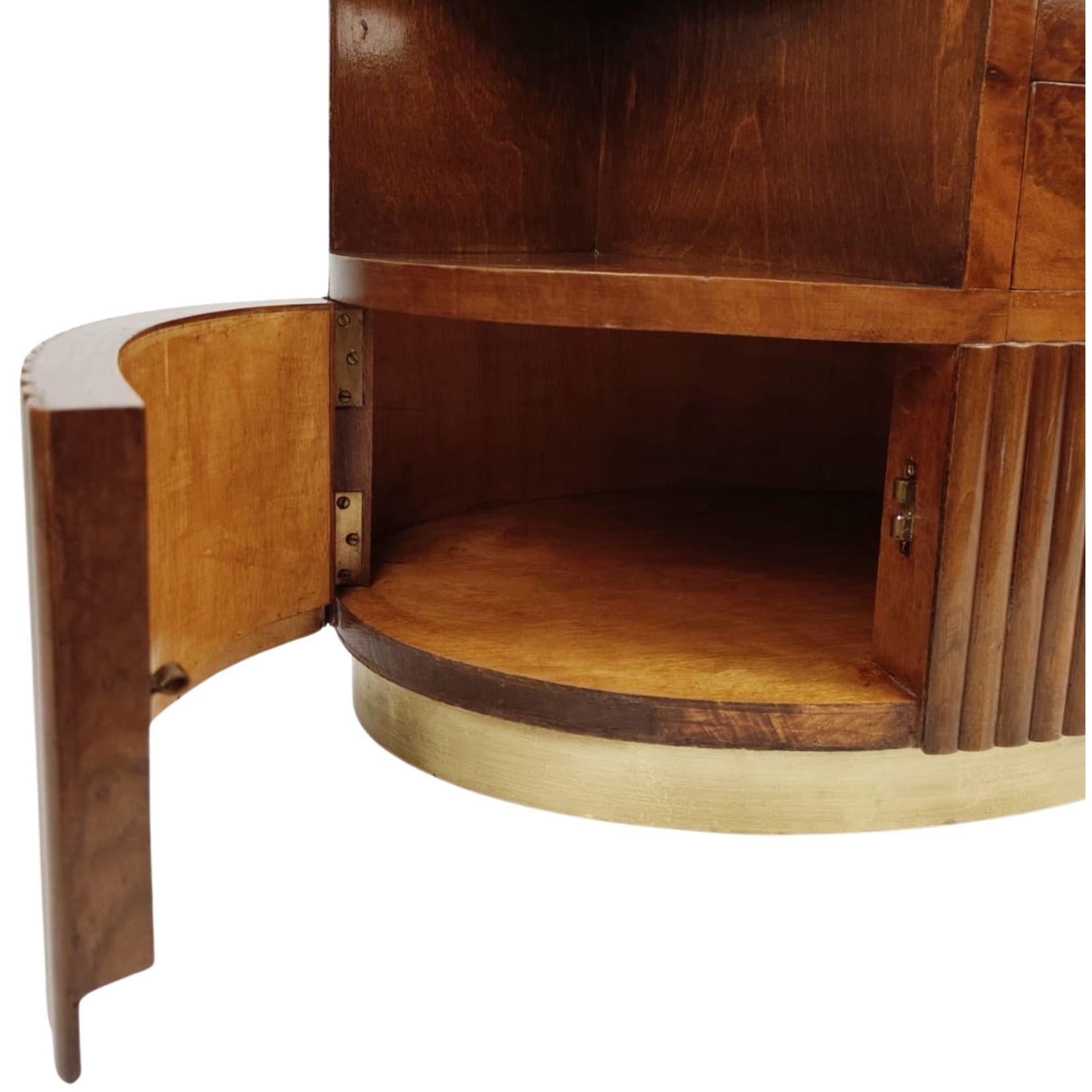 Ovaler Mitteltisch, italienische Herstellung, um 1930/40. Art Deco im Angebot 7