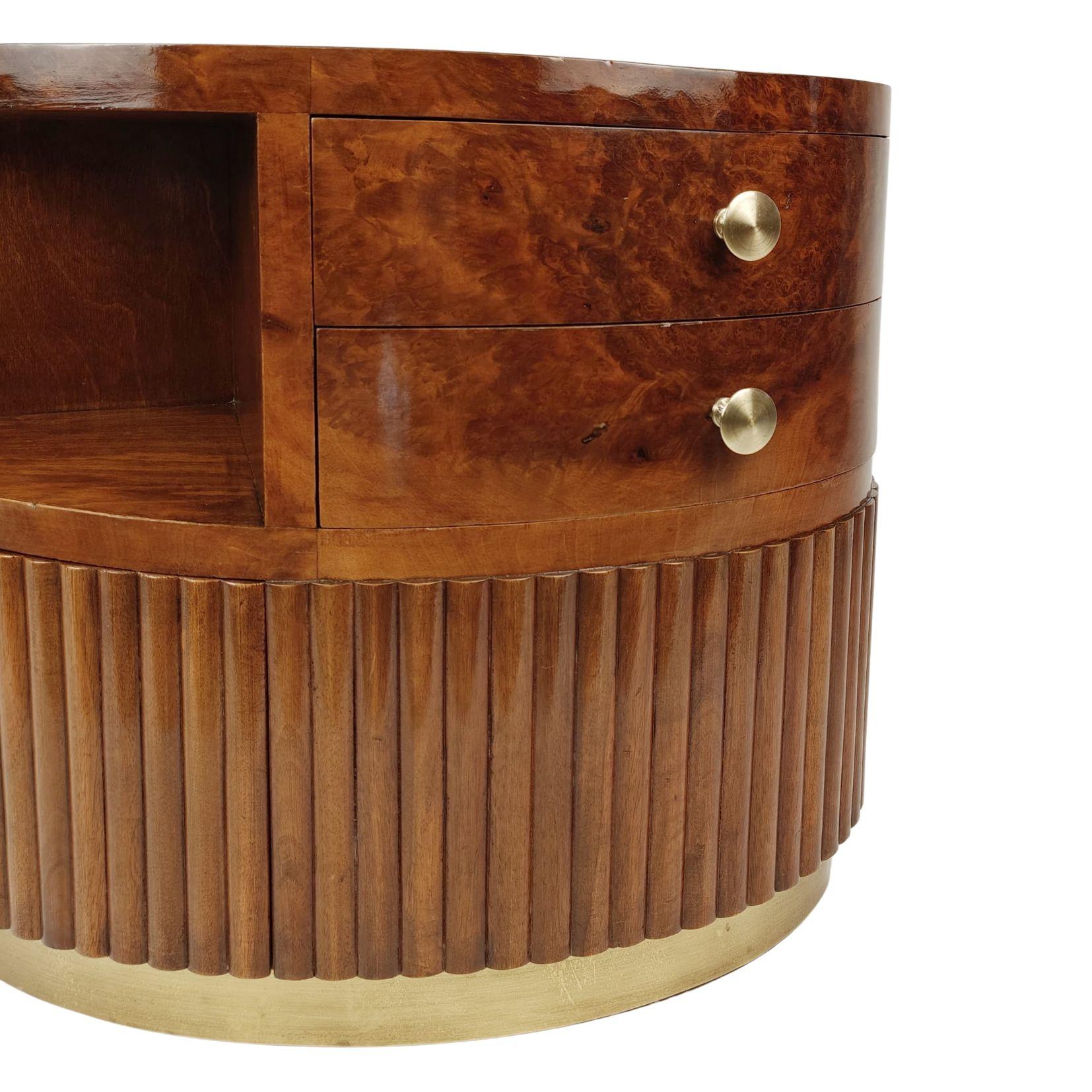Ovaler Mitteltisch, italienische Herstellung, um 1930/40. Art Deco (Art déco) im Angebot