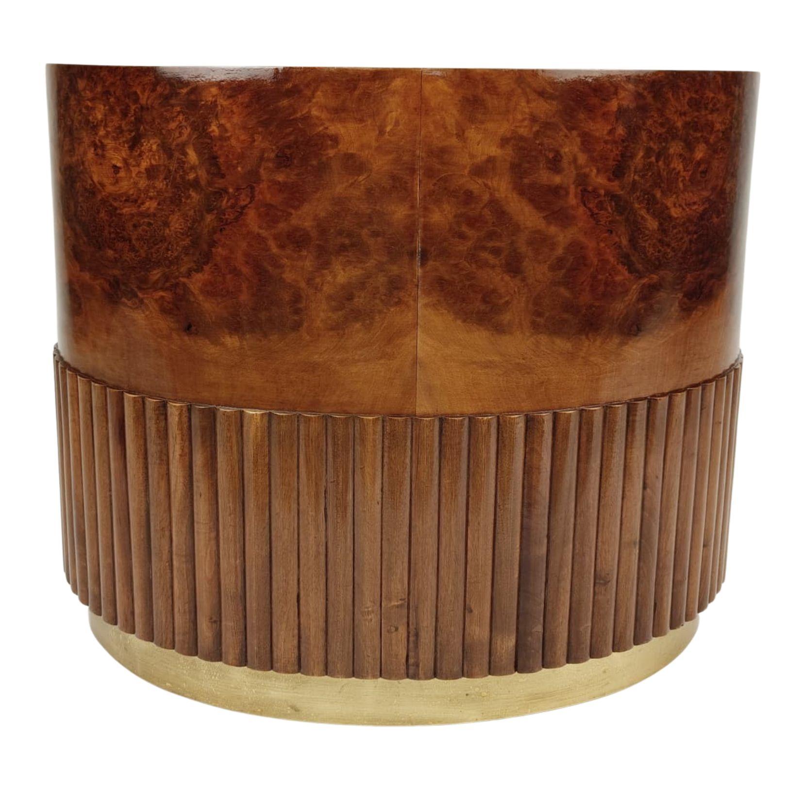 Ovaler Mitteltisch, italienische Herstellung, um 1930/40. Art Deco (Messing) im Angebot