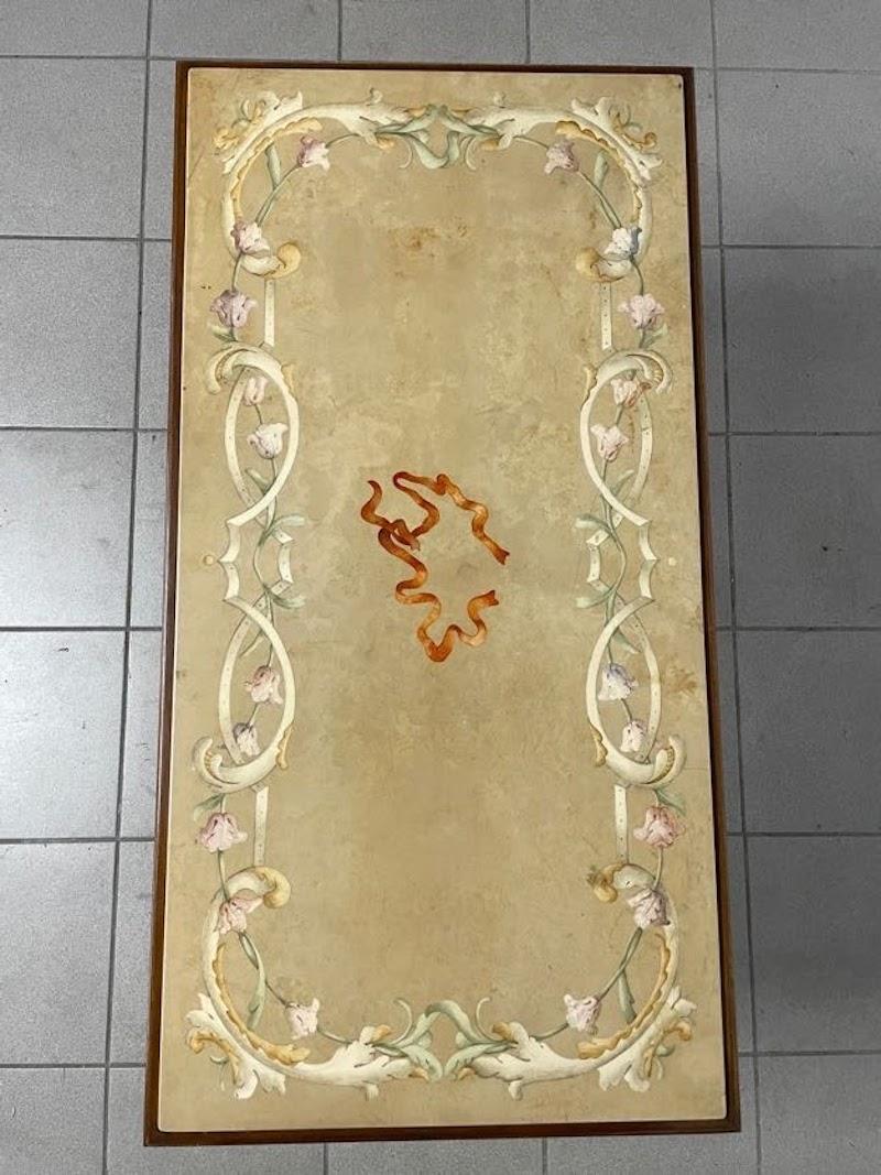 Sofatisch aus den 1950er Jahren mit polierter und lackierter Travertinplatte im Angebot 3