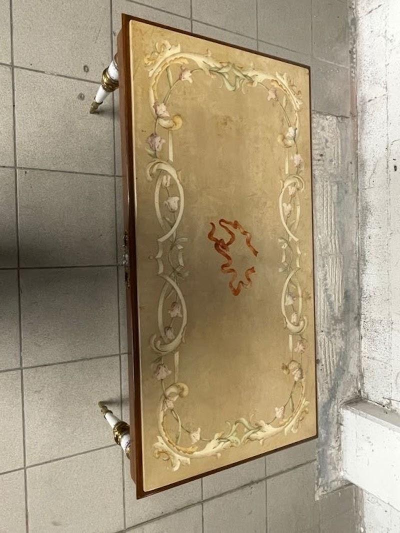 Sofatisch aus den 1950er Jahren mit polierter und lackierter Travertinplatte im Angebot 1