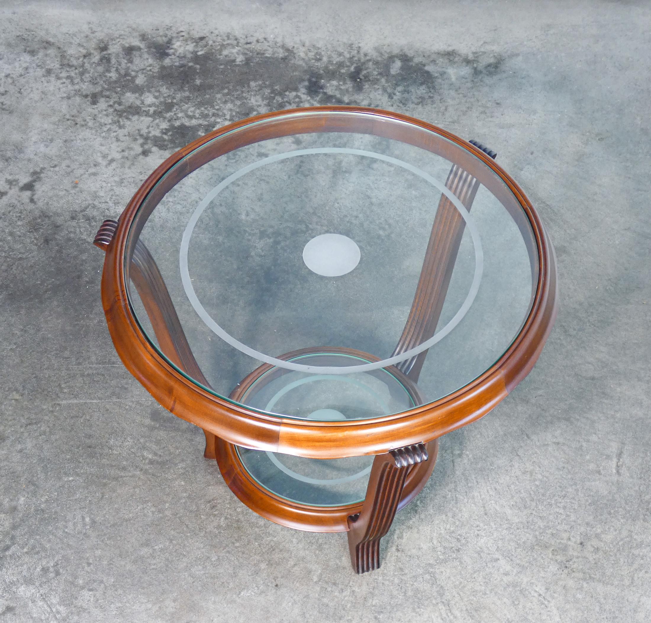 Table basse Art Déco en bois avec deux plateaux circulaires en verre. 1930s Bon état - En vente à Torino, IT