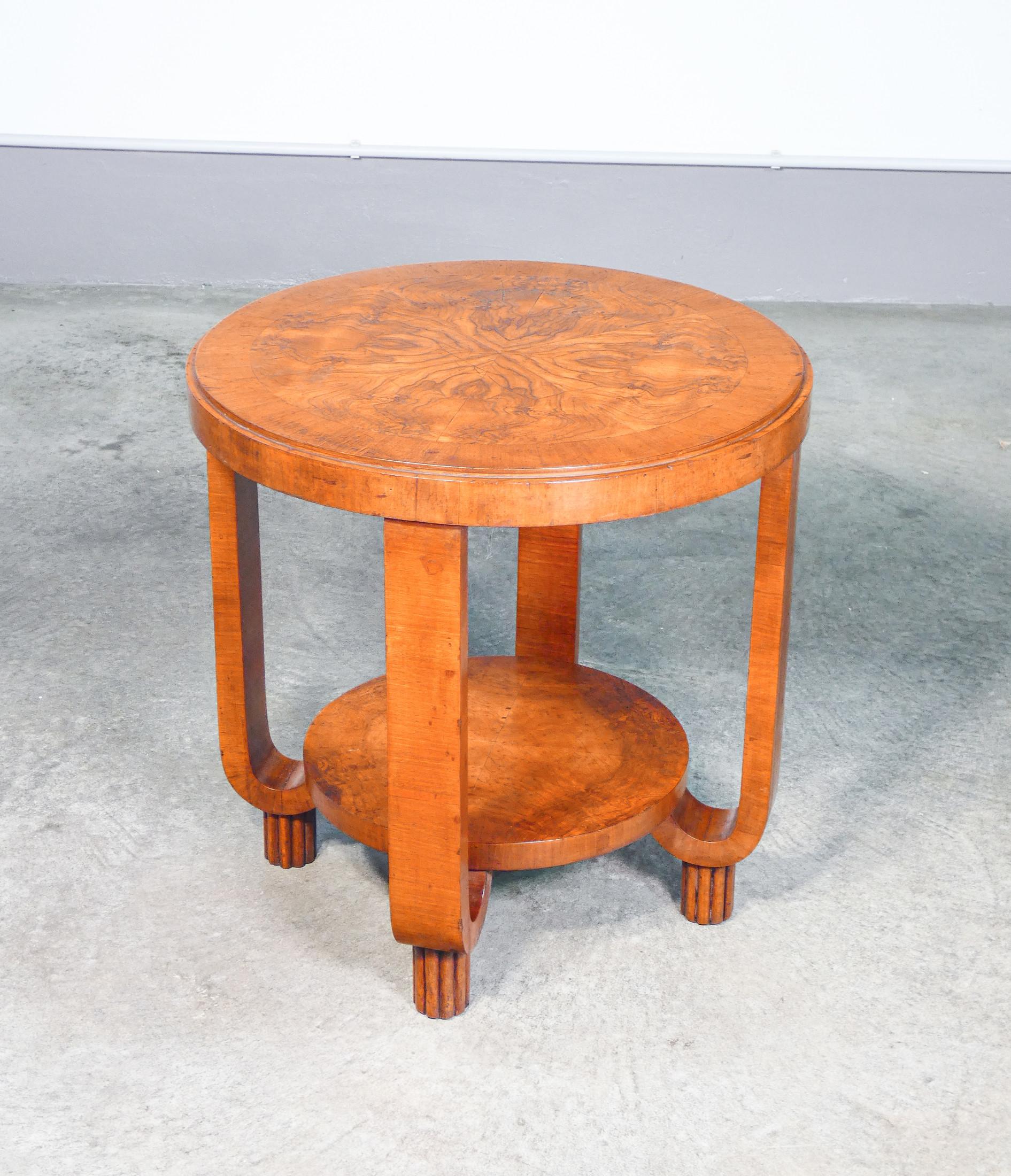 Smoking table
Art Decò
walnut wood and
circular glass top.

PERIOD
1930s

MODEL
Low coffee table,
coffee table

MATERIALS
Walnut wood,
glass top

DIMENSIONS
Ø 61 cm
H 53 cm

CONDITIONS
The coffee table is in excellent condition, as can be seen from