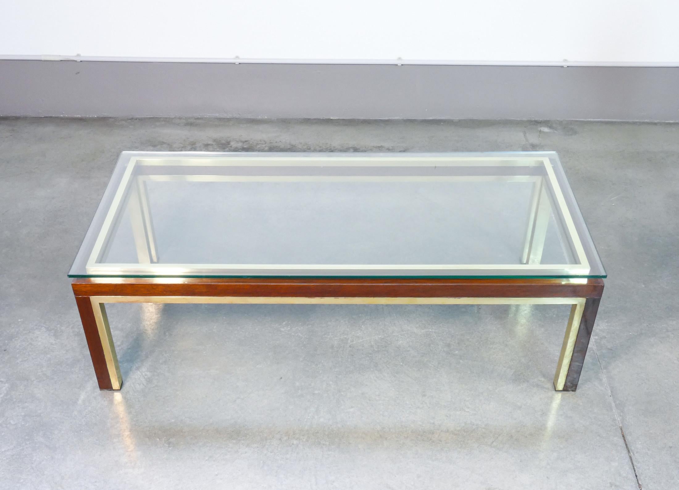 Table basse de design italien en bois, laiton et verre. Italie, années 50 en vente 4
