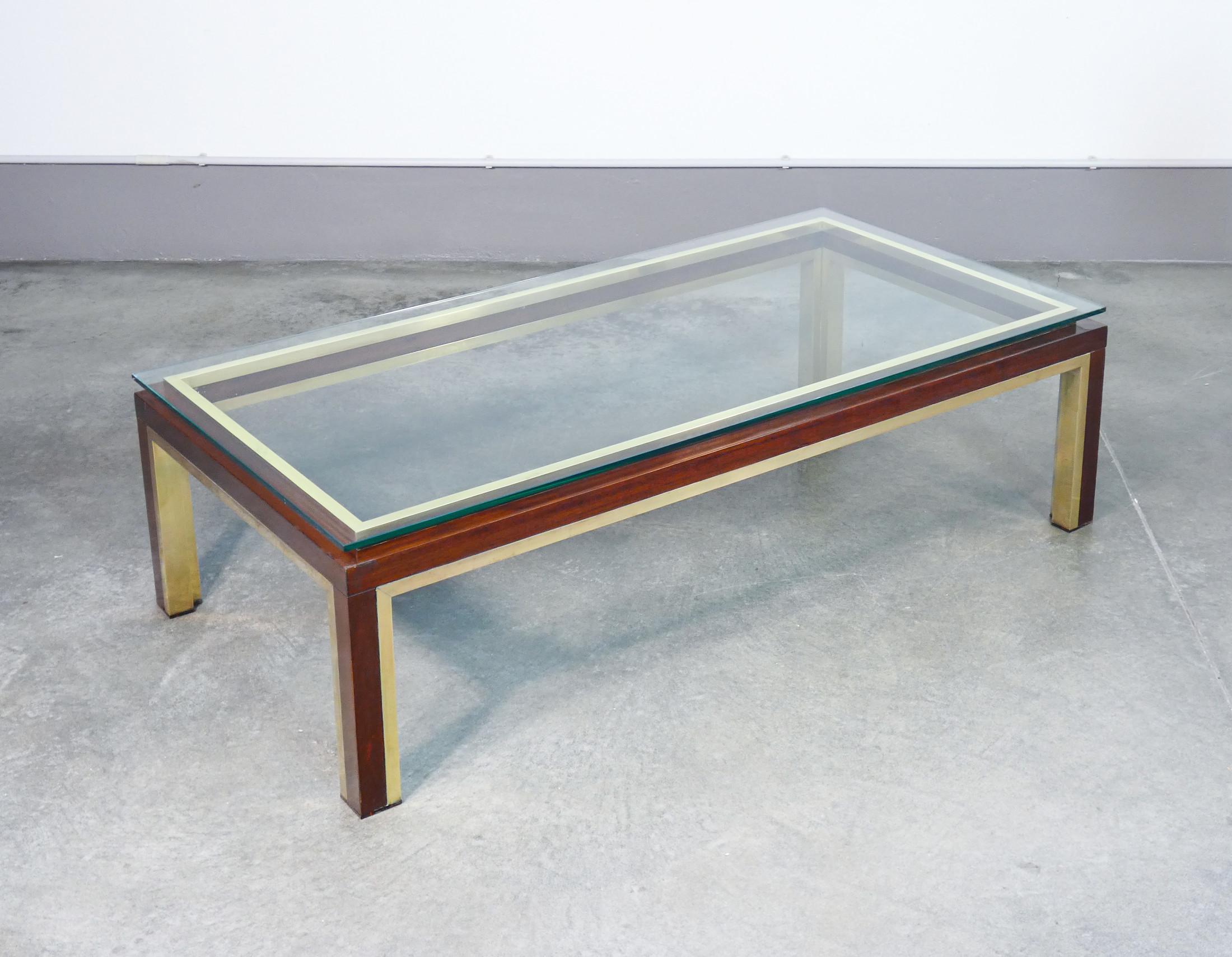 Italian Table basse de design italien en bois, laiton et verre. Italie, années 50 en vente