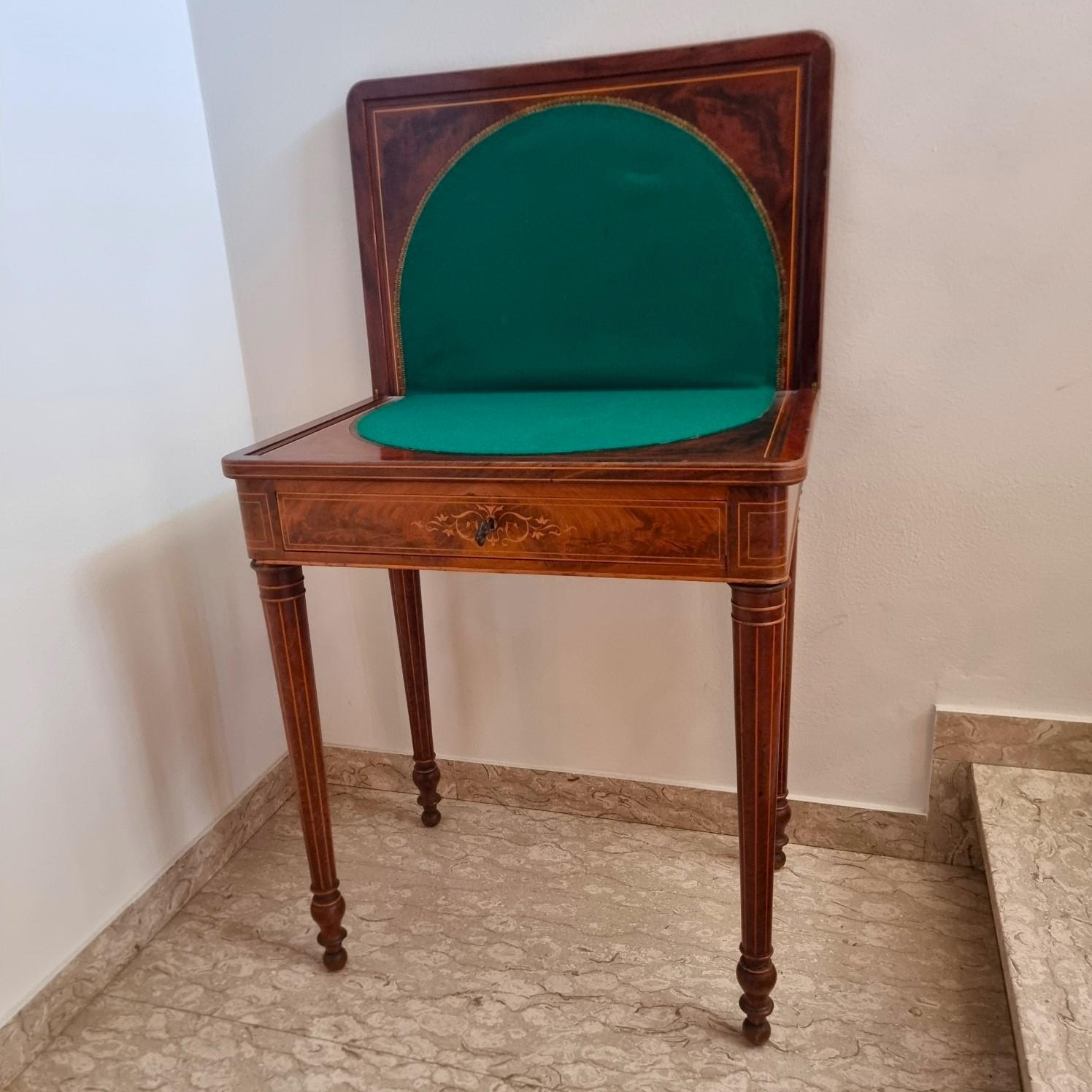 Carlo X 1820 Couchtisch aus Ahorn und Mahagoni mit Intarsien im Angebot 4