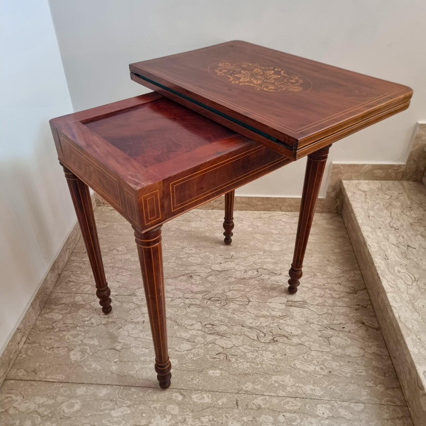 Carlo X 1820 Couchtisch aus Ahorn und Mahagoni mit Intarsien im Angebot 6